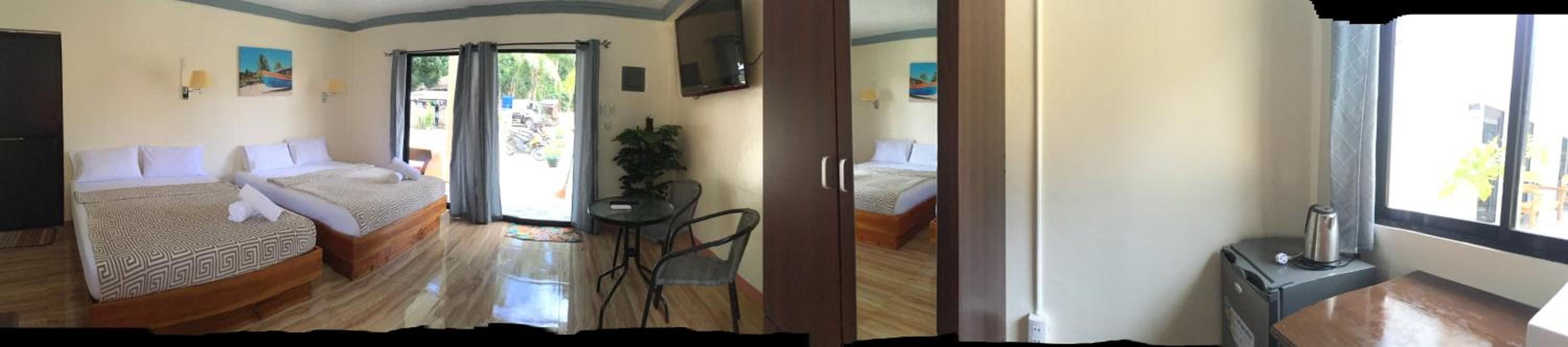 Deluxe Family Room photo 3