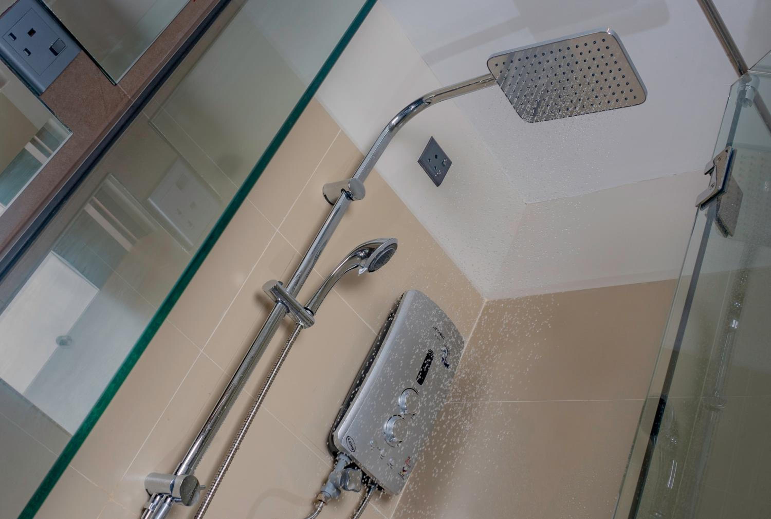 Deluxe Double Room with Balcony & Canal View photo 2