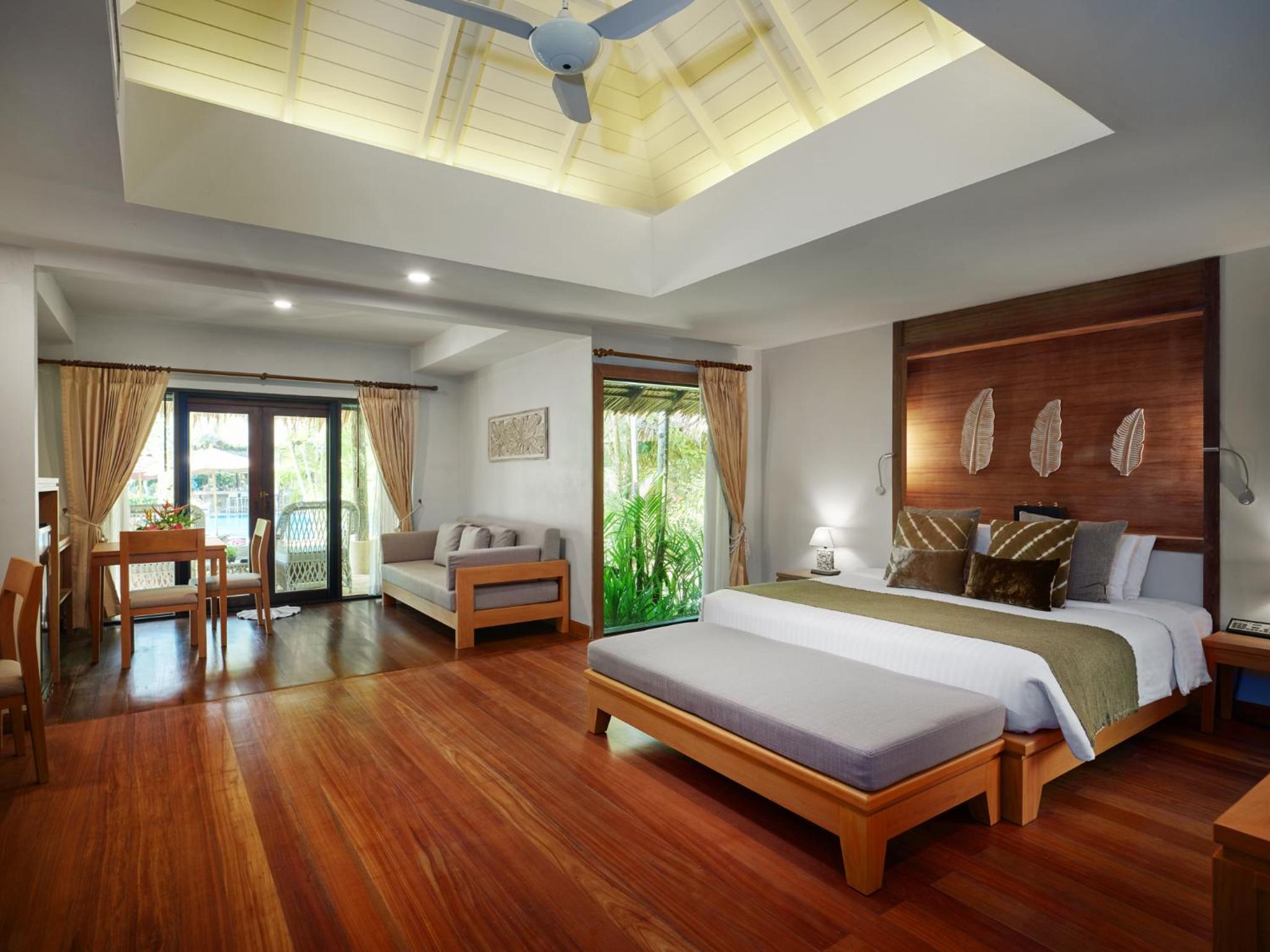 Villa - Photo 2