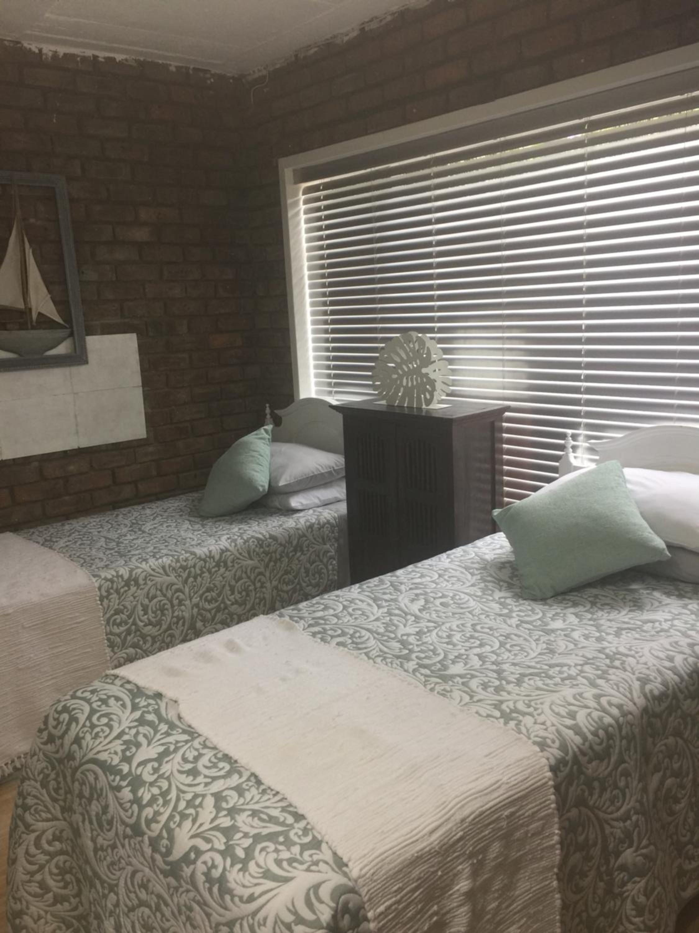 Deluxe Double Room with Extra Bed - Photo 13