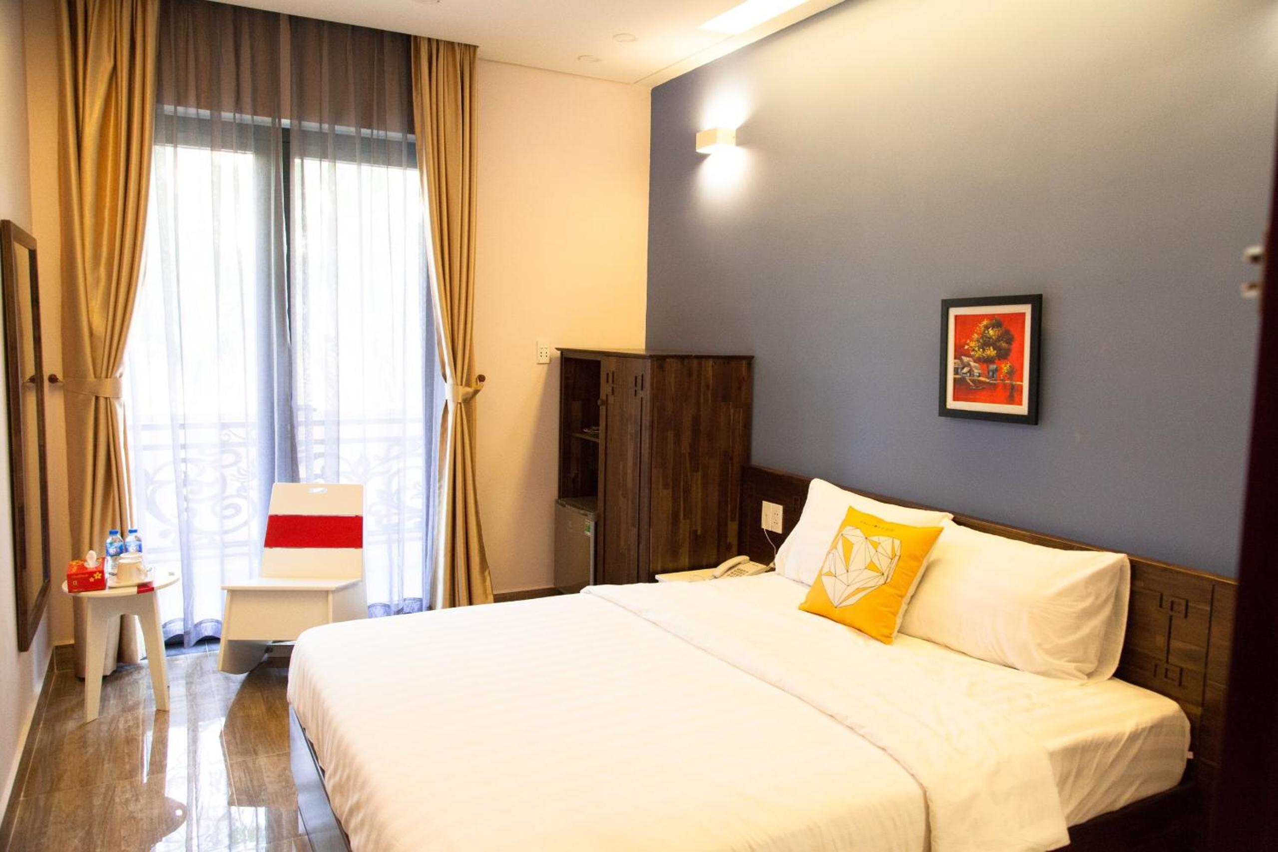 Deluxe Double Room with Balcony photo 1