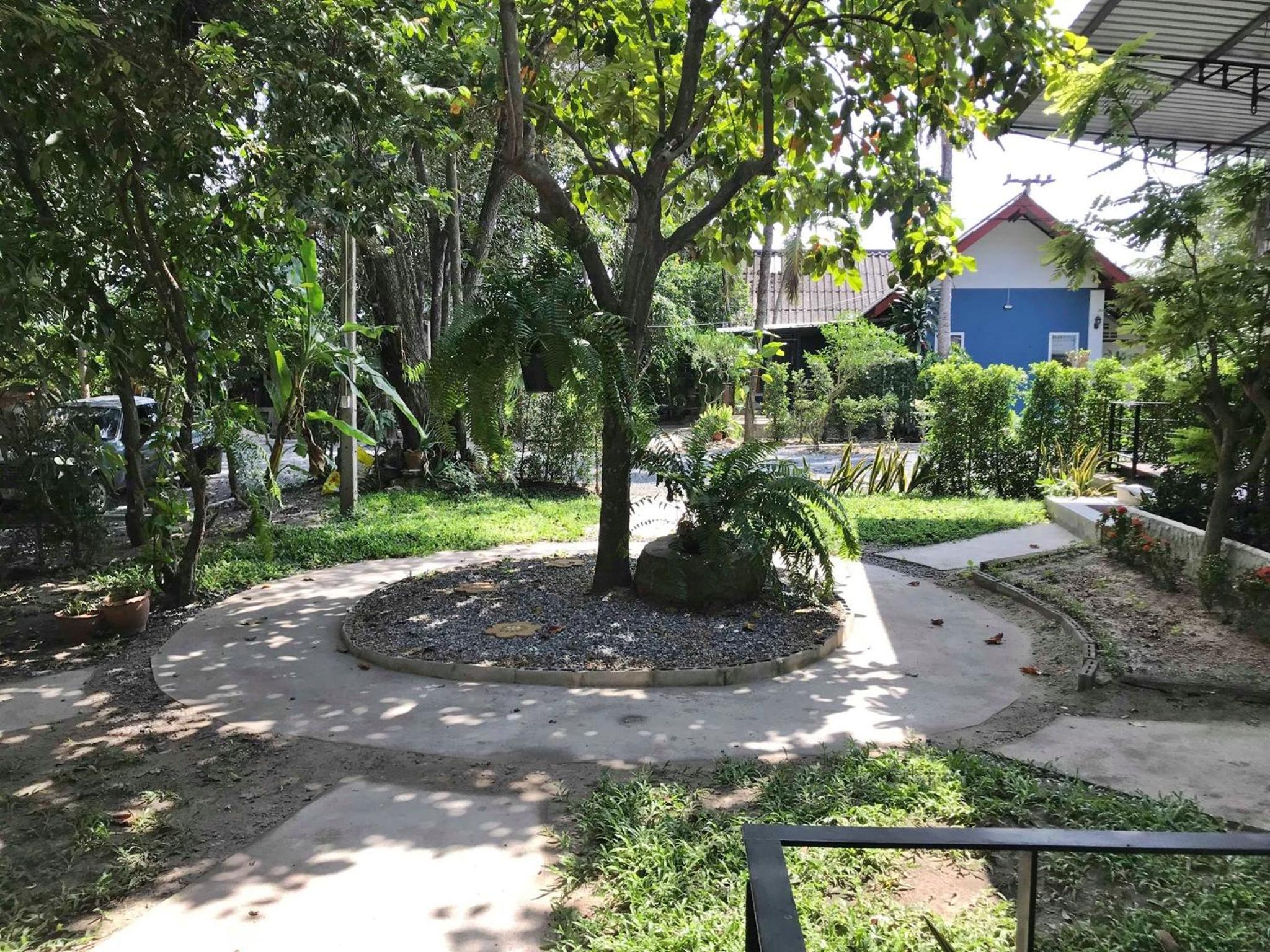 Standard Twin Room with Garden View - Photo 7