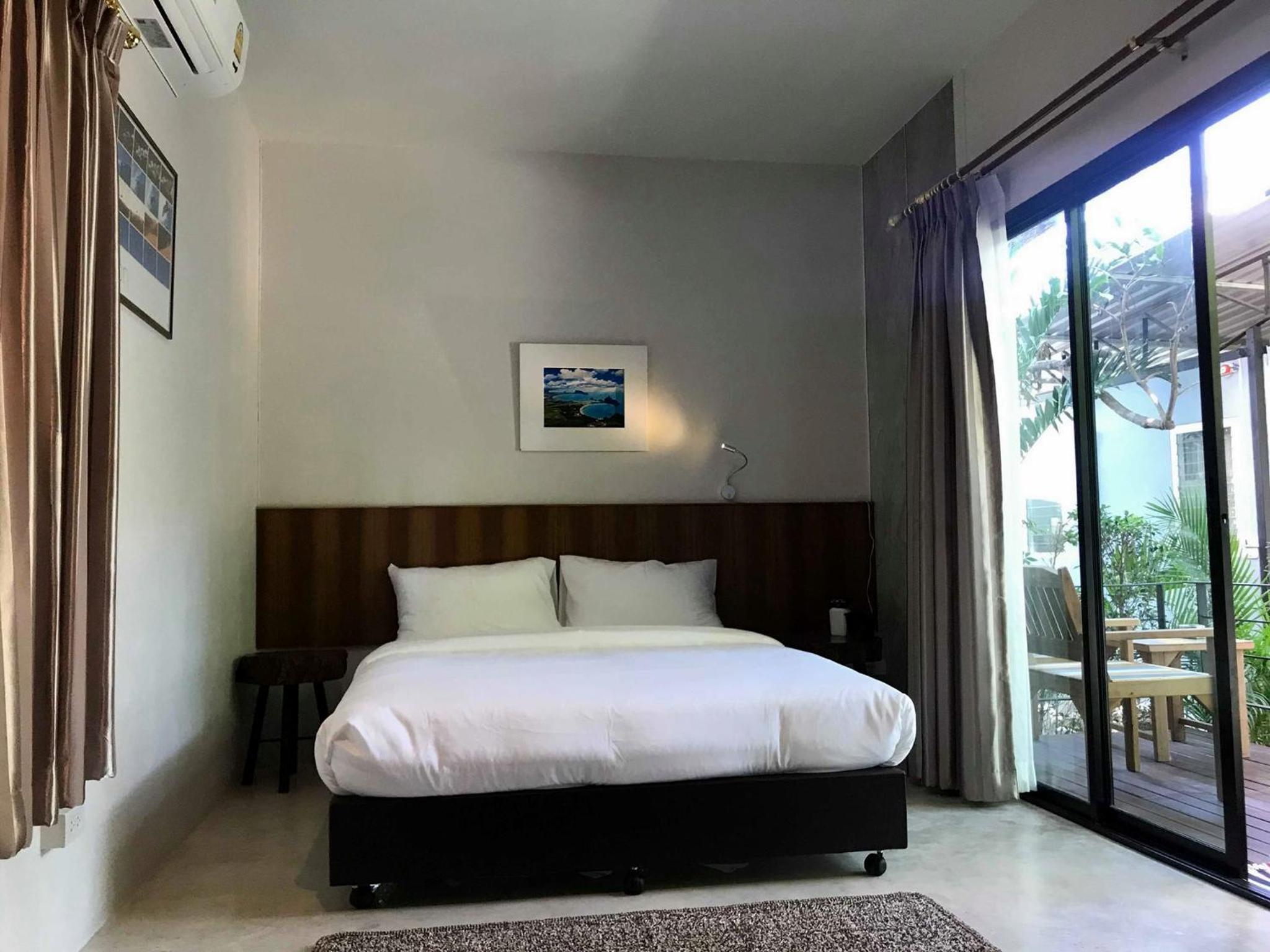Double Room with Balcony - Photo 18