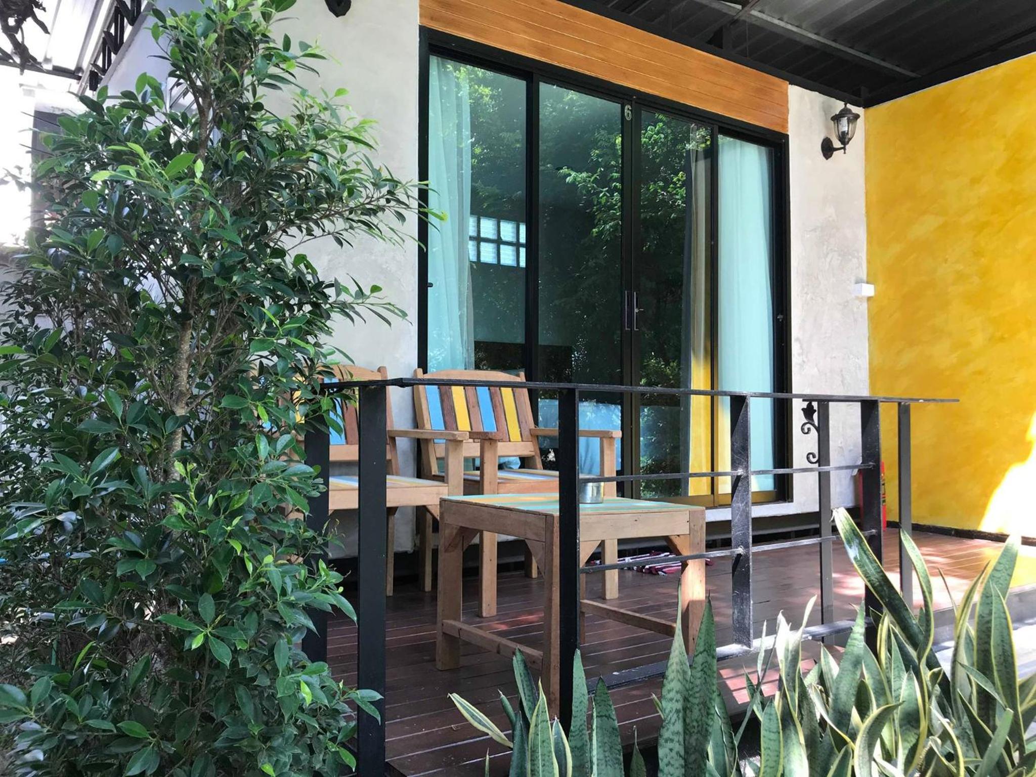 Standard Twin Room with Garden View - Photo 16