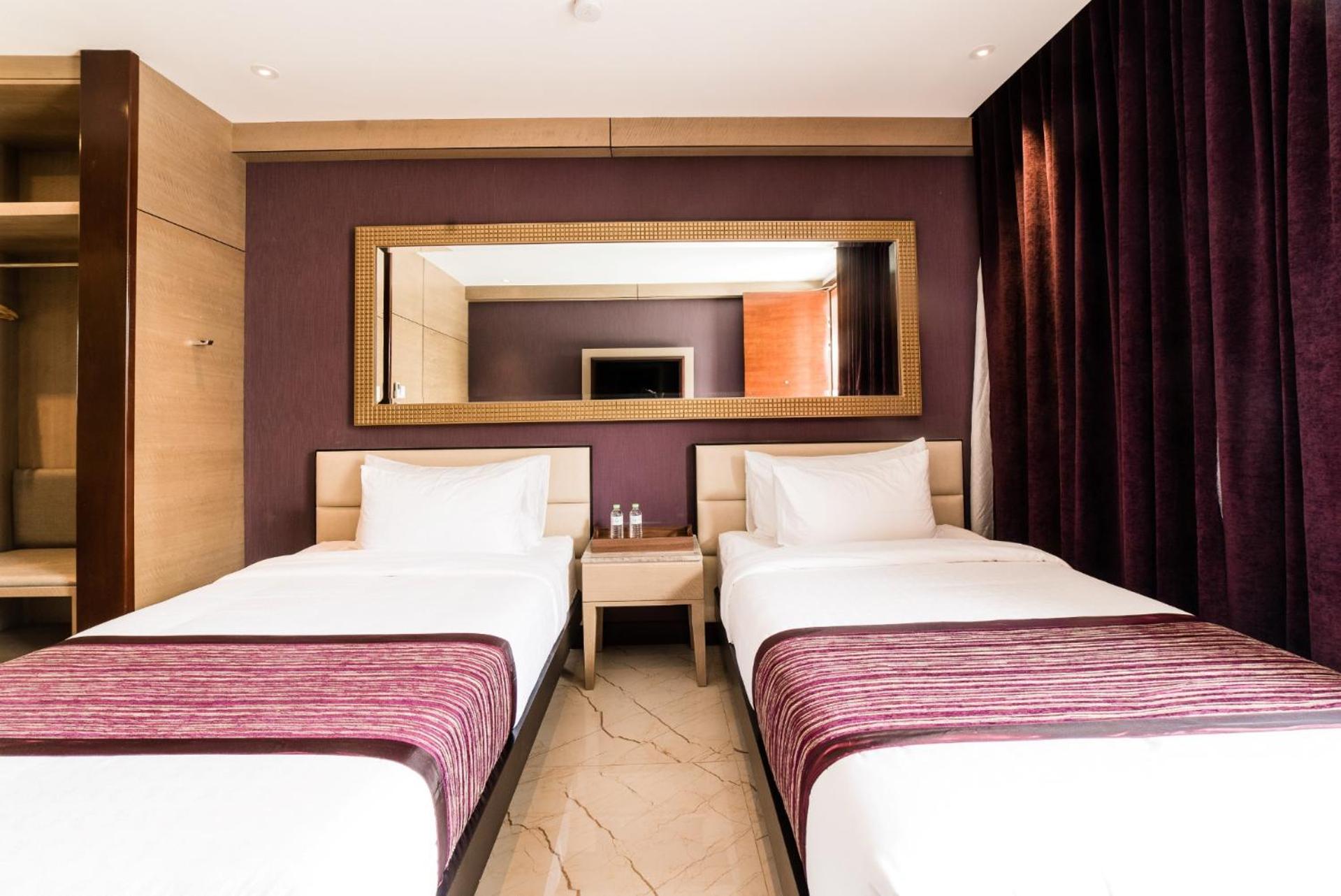 Deluxe Twin Room - Photo 9