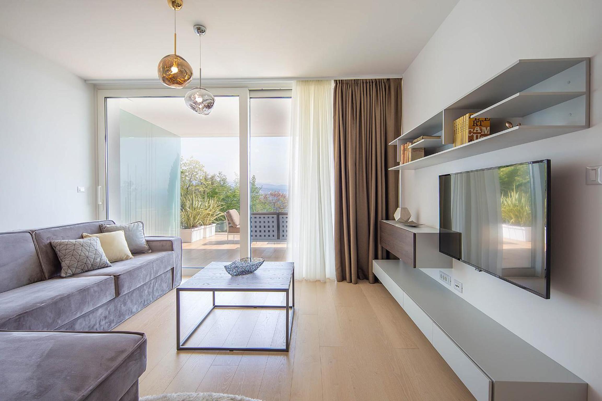 Deluxe One-Bedroom Apartment With Sea View photo 1