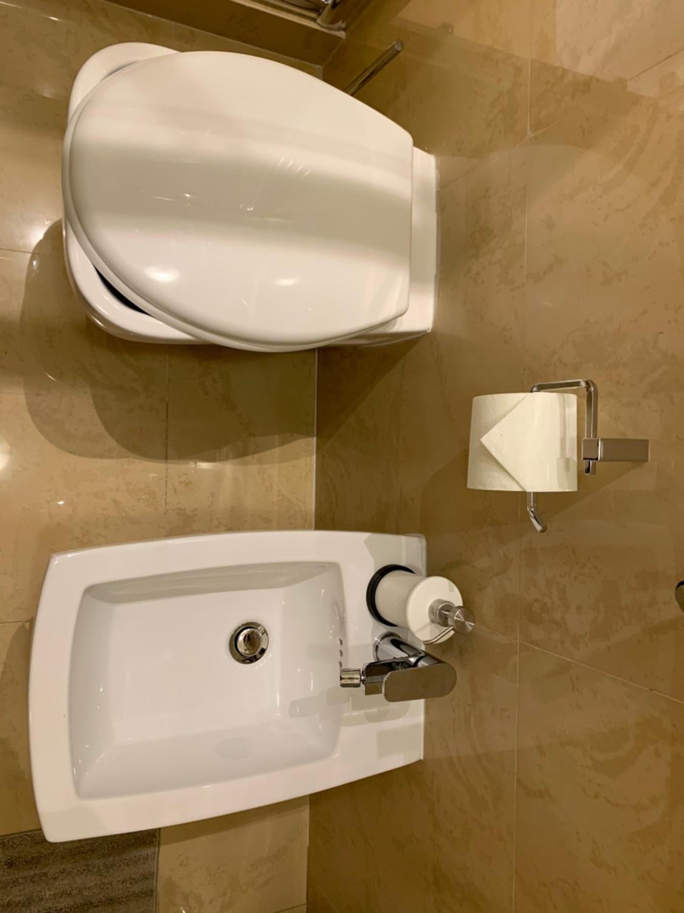 Triple Room with Private Bathroom - Photo 9