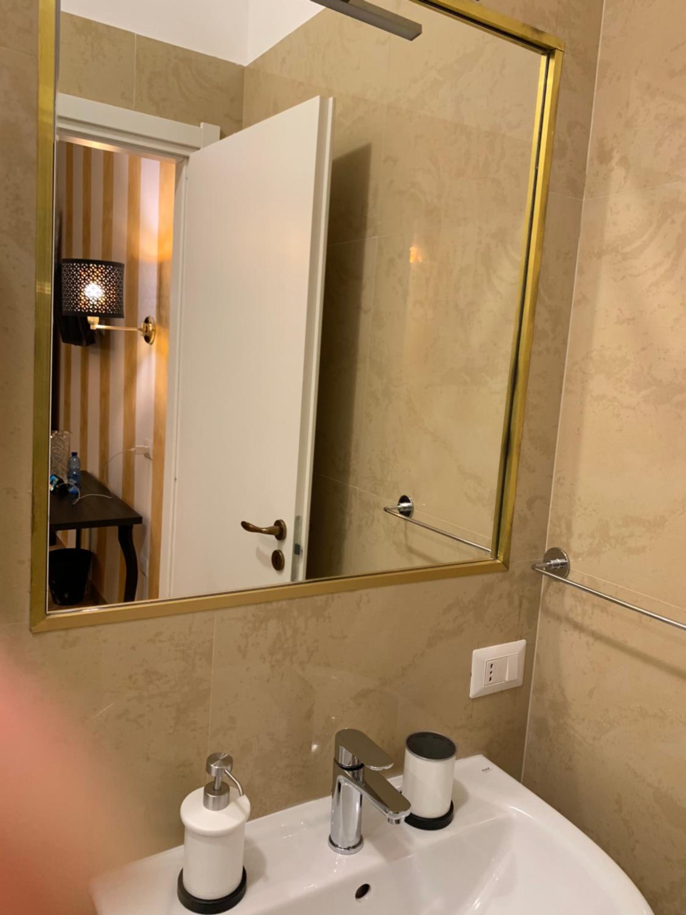 Triple Room with Private Bathroom - Photo 11