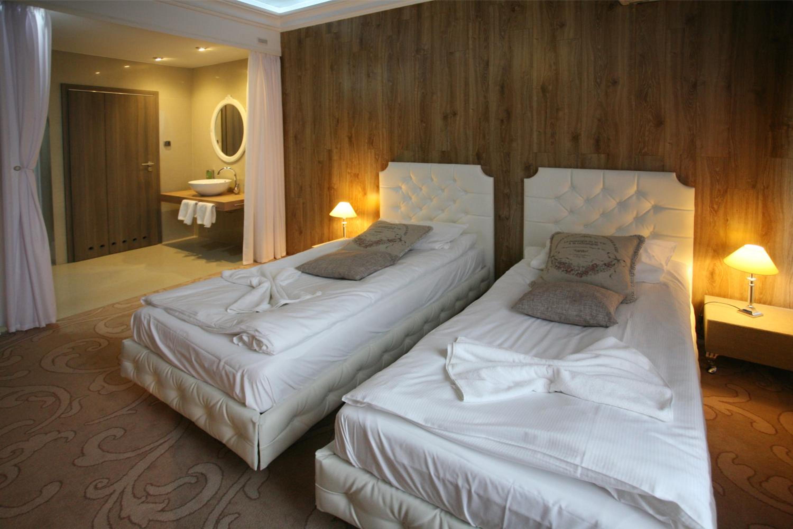 Twin Room - Photo 6