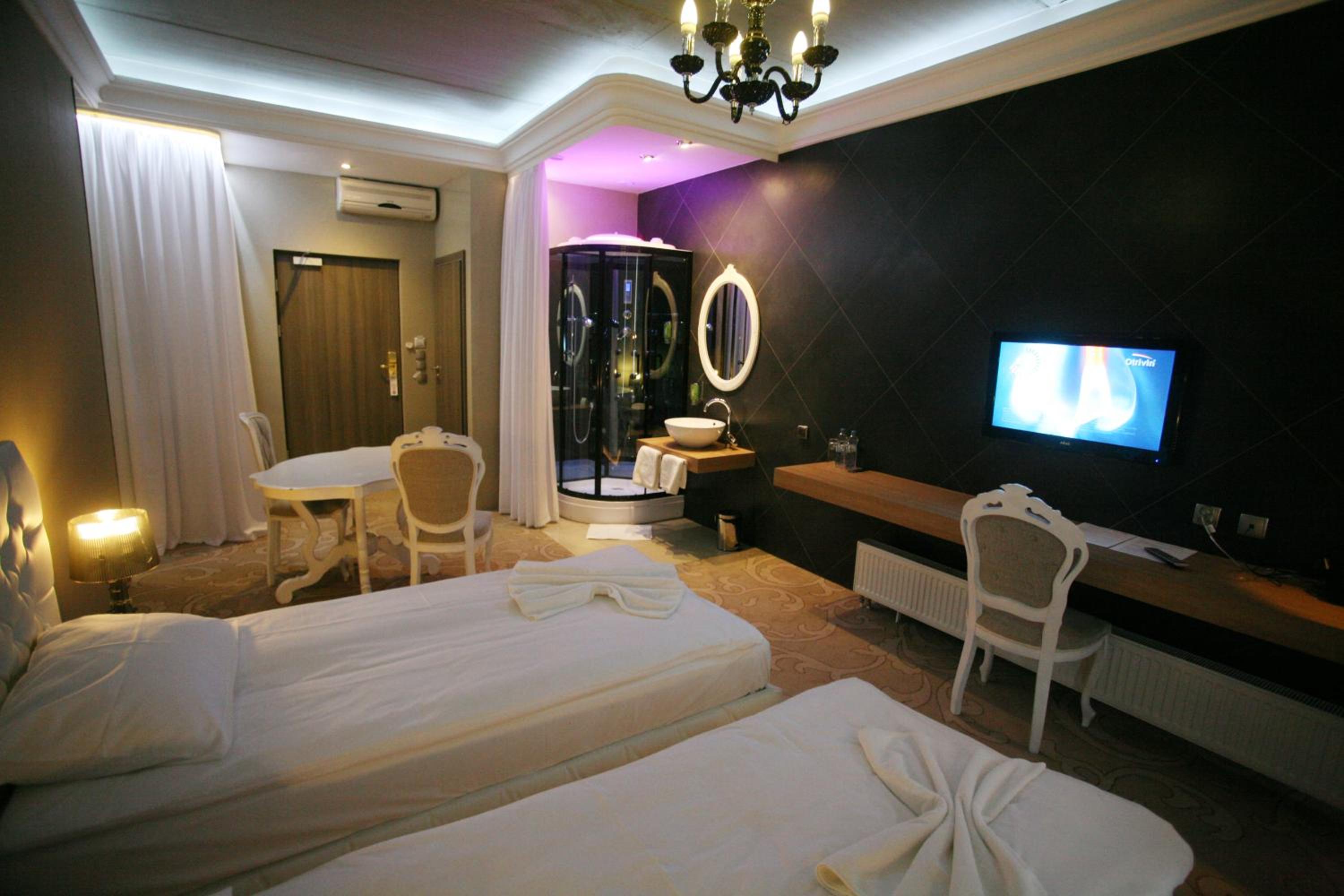 Twin Room - Photo 15