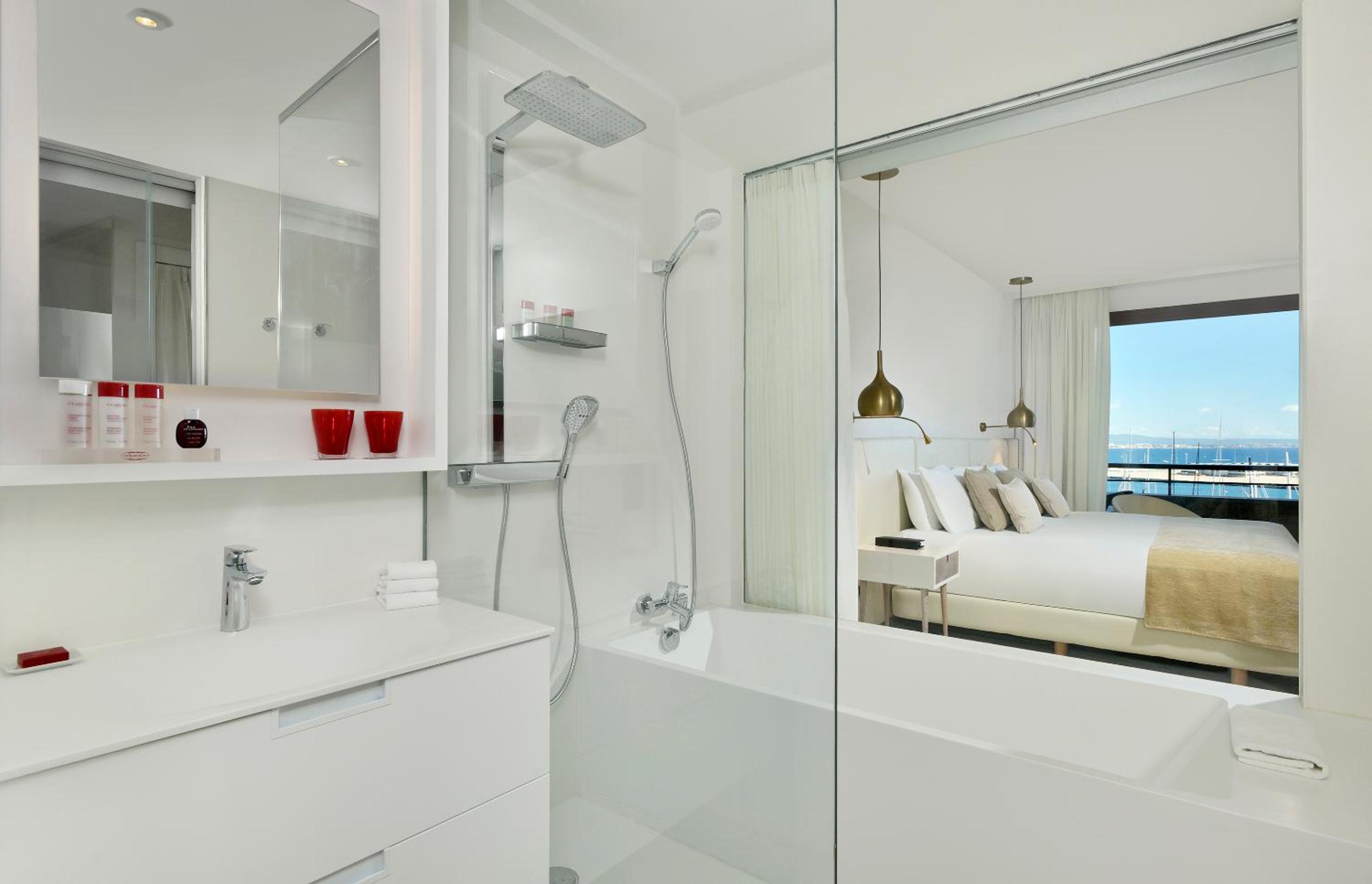 Red Level Presidential Suite with Sea and Cathedral View