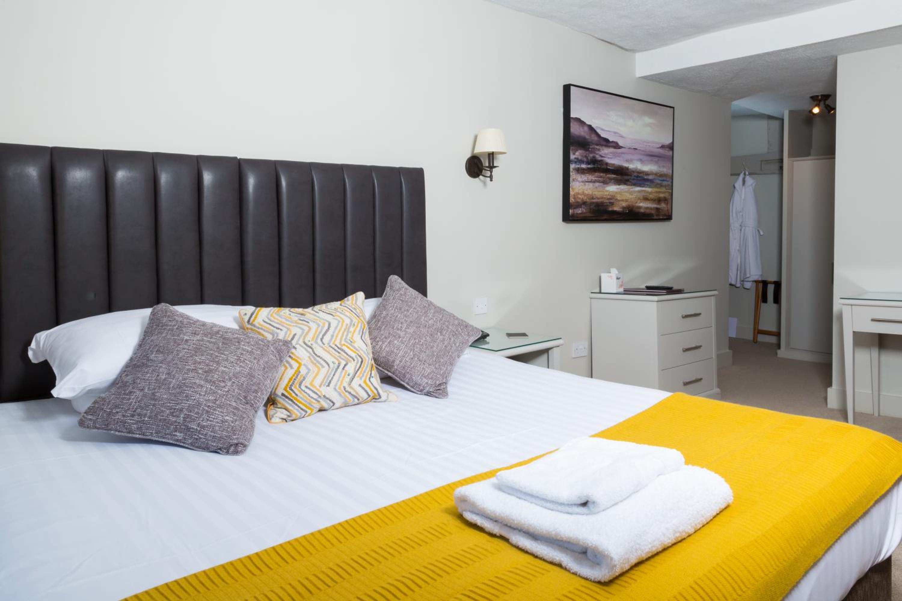 Deluxe Double or Twin Room - Photo 3