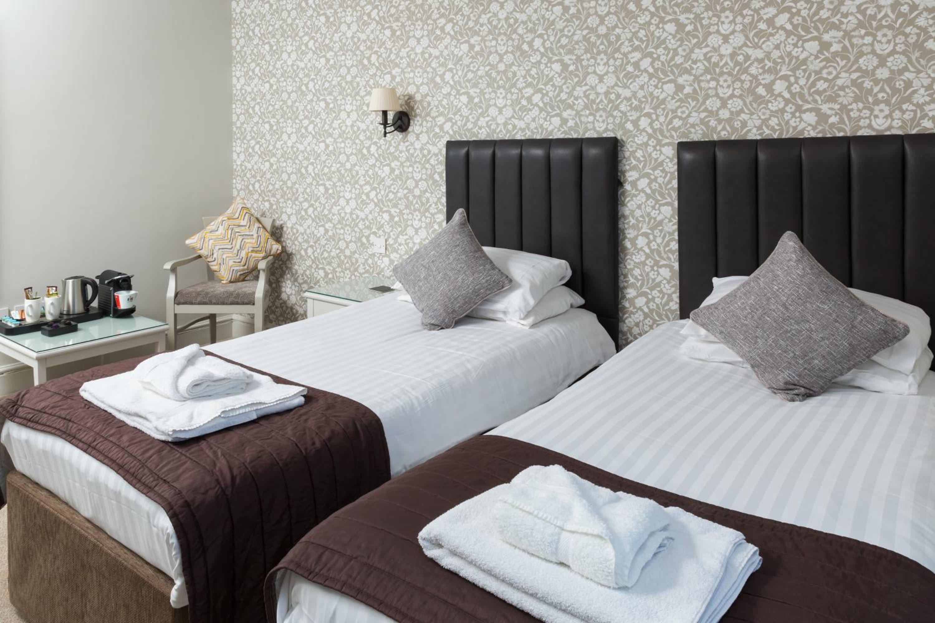 Deluxe Double or Twin Room - Photo 5