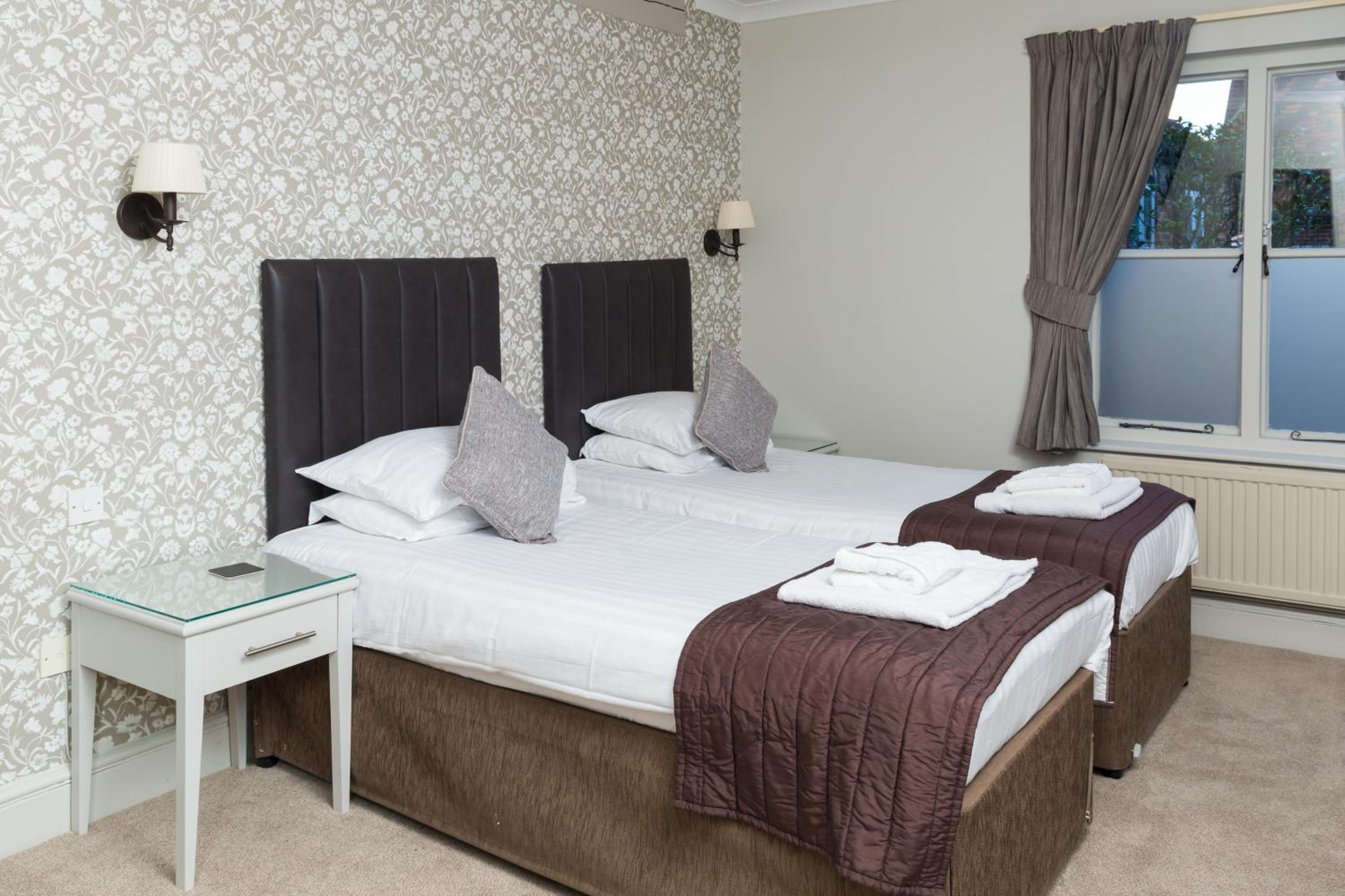 Deluxe Double or Twin Room - Photo 6