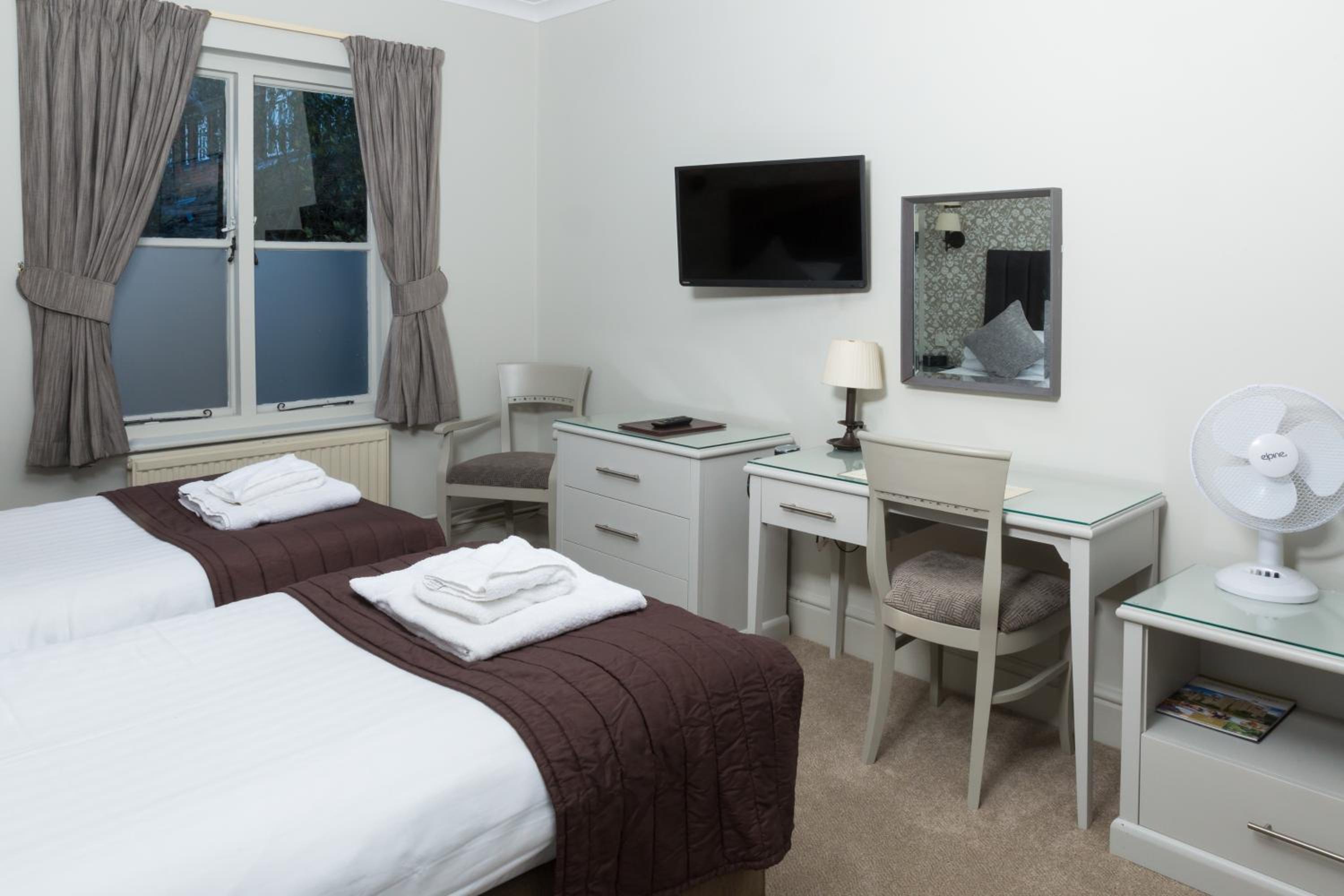 Twin Room - Photo 1