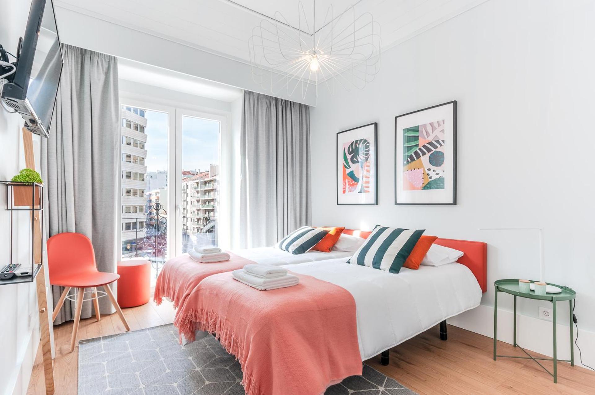 Double or Twin Room with Balcony - Photo 5