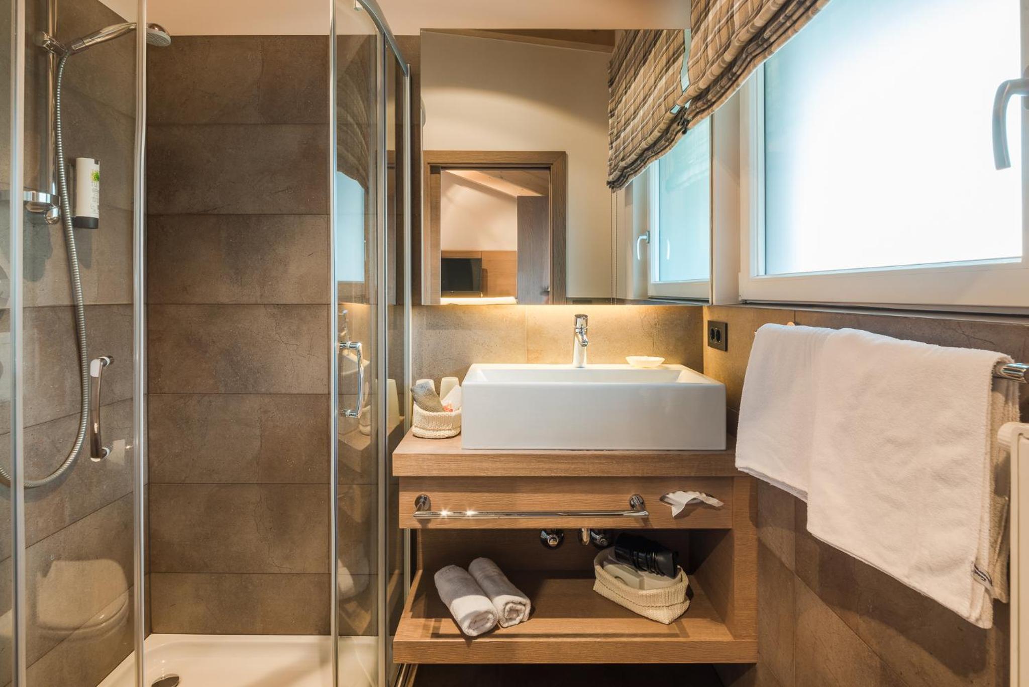 Double Room with Balcony - Photo 5