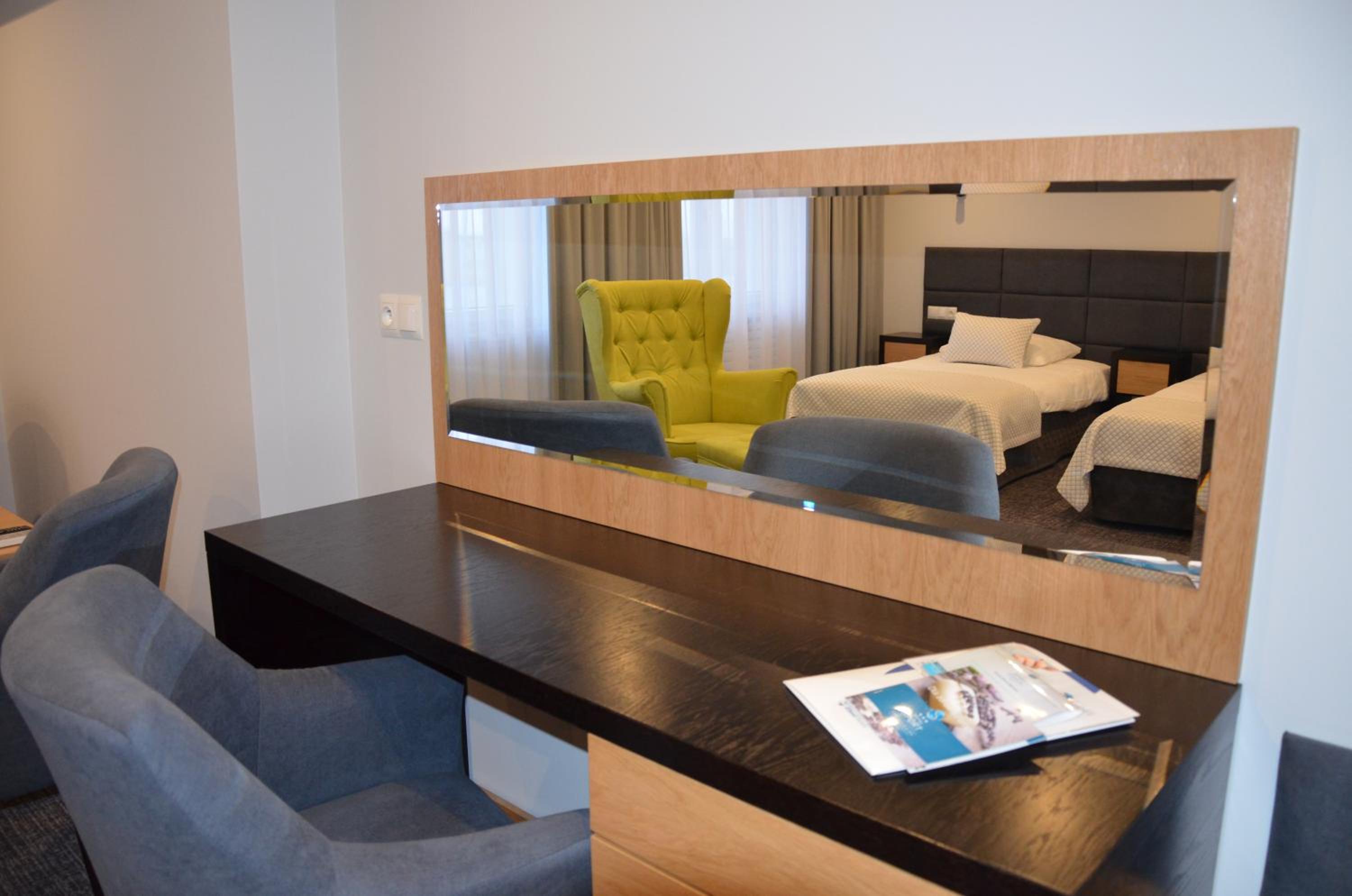 Deluxe Double or Twin Room - Photo 3