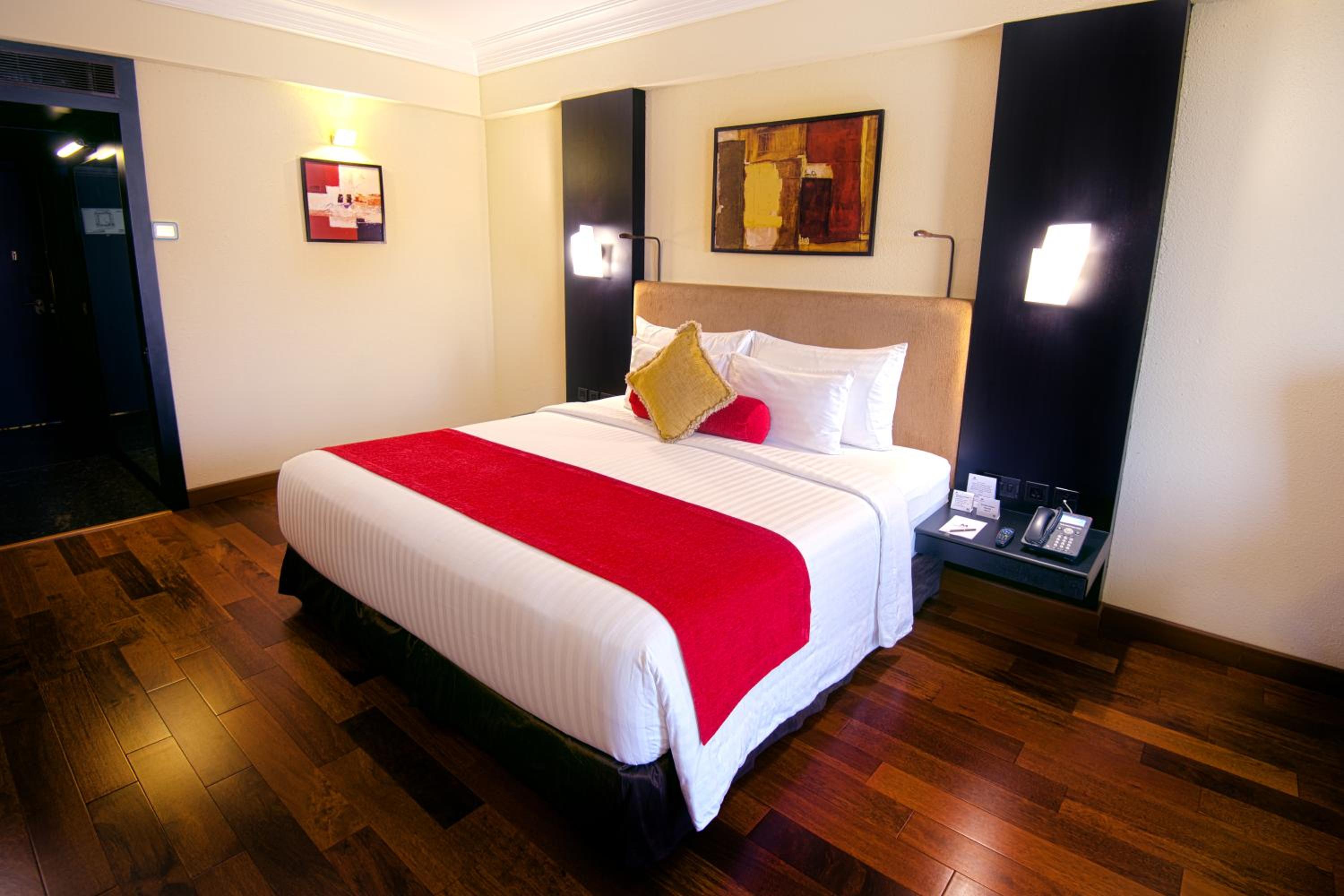 Premium Room with Complimentary evening Hi Tea (from 4pm to 6pm) and 15% Discount on F&B - Photo 2