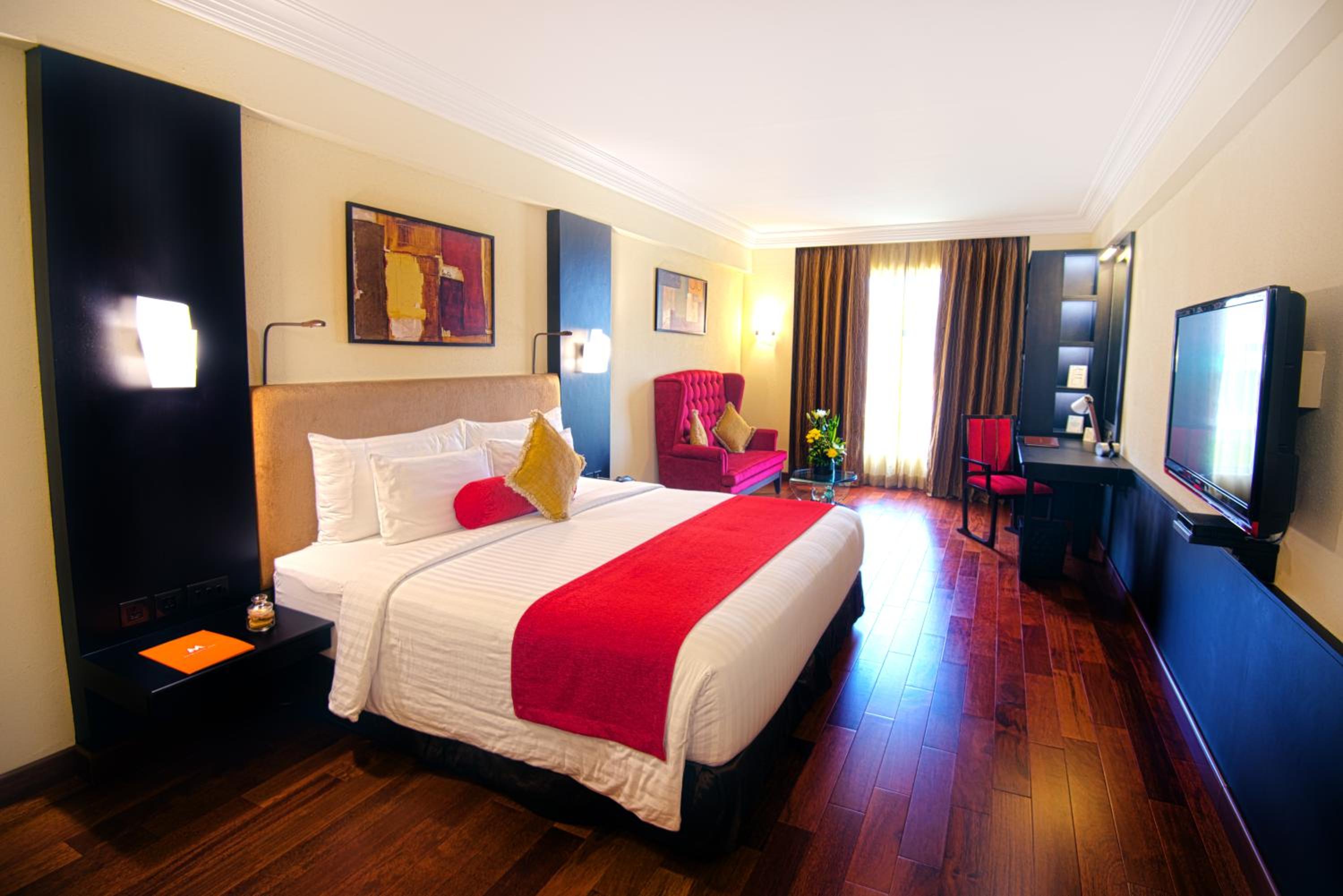 Premium Room with Complimentary evening Hi Tea (from 4pm to 6pm) and 15% Discount on F&B - Photo 1