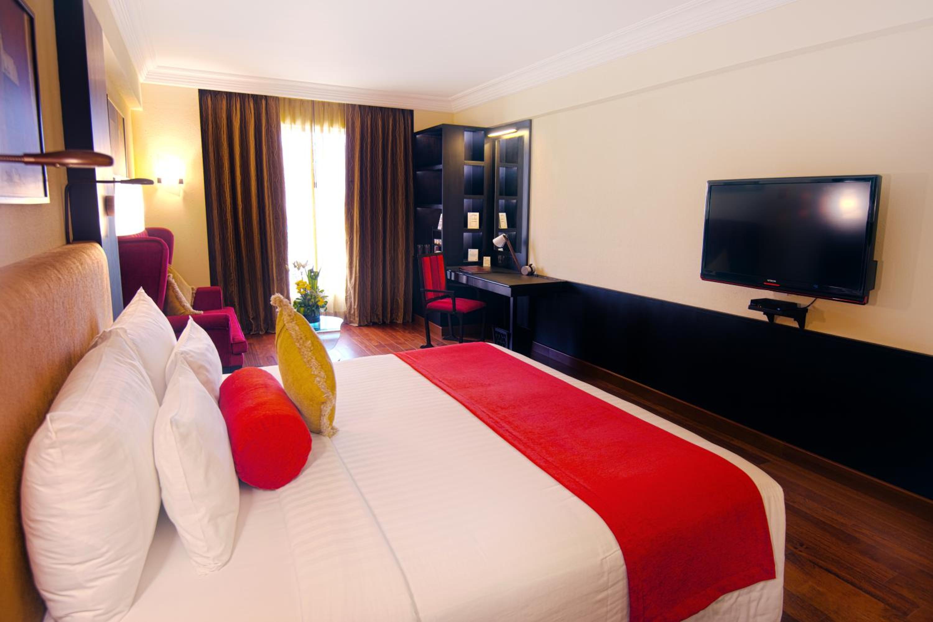 Premium Room with Complimentary evening Hi Tea (from 4pm to 6pm) and 15% Discount on F&B - Photo 3