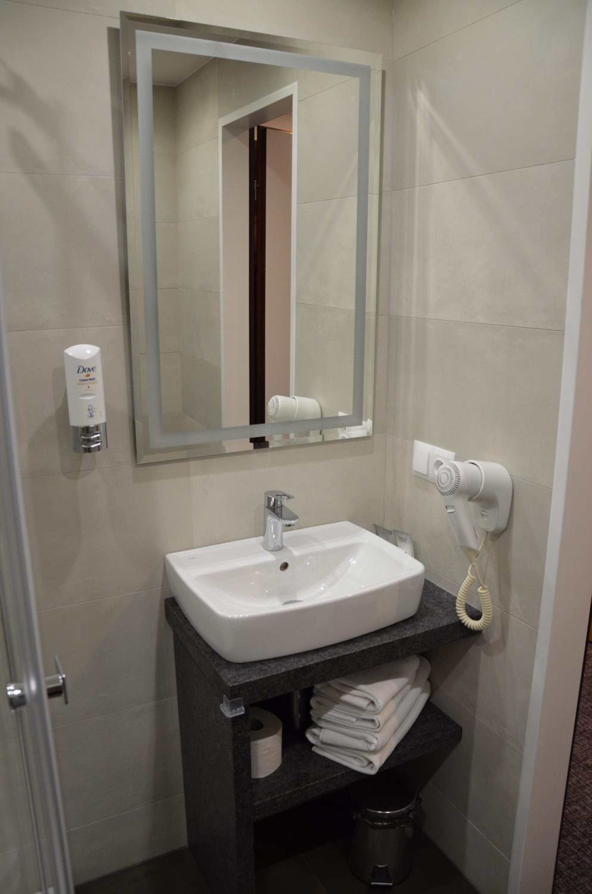 Single Room photo 3