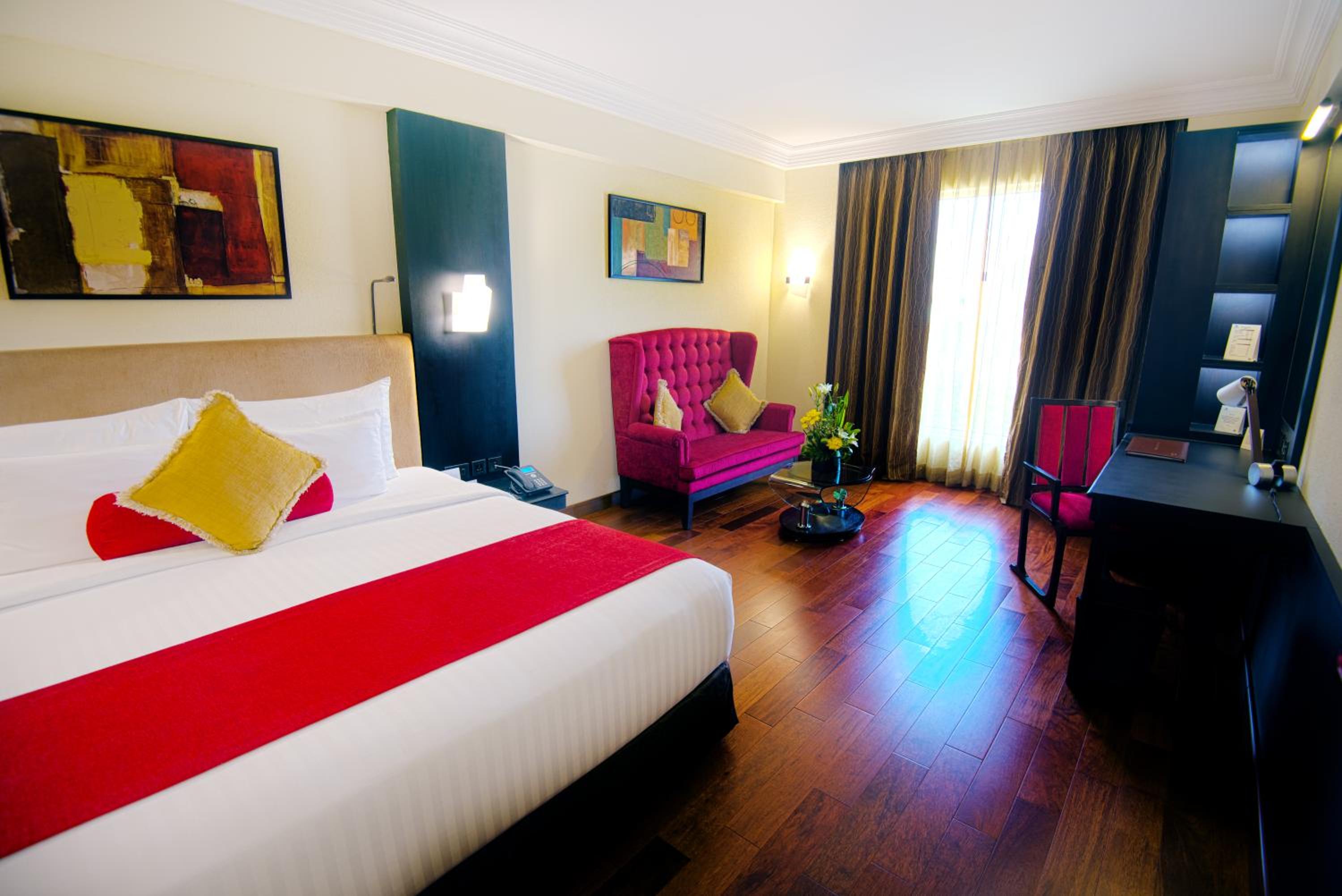 Premium Room with Complimentary evening Hi Tea (from 4pm to 6pm) and 15% Discount on F&B - Photo 4