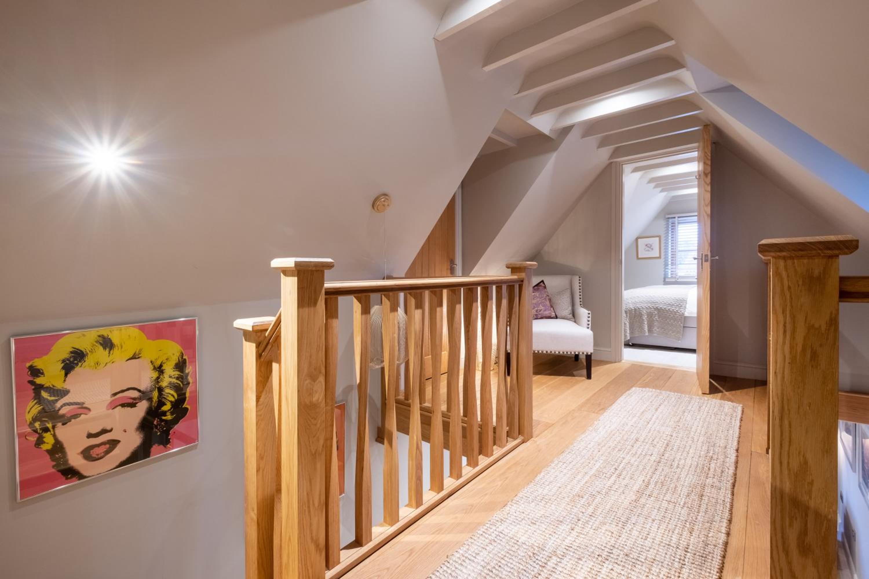 Two-Bedroom House - Photo 2