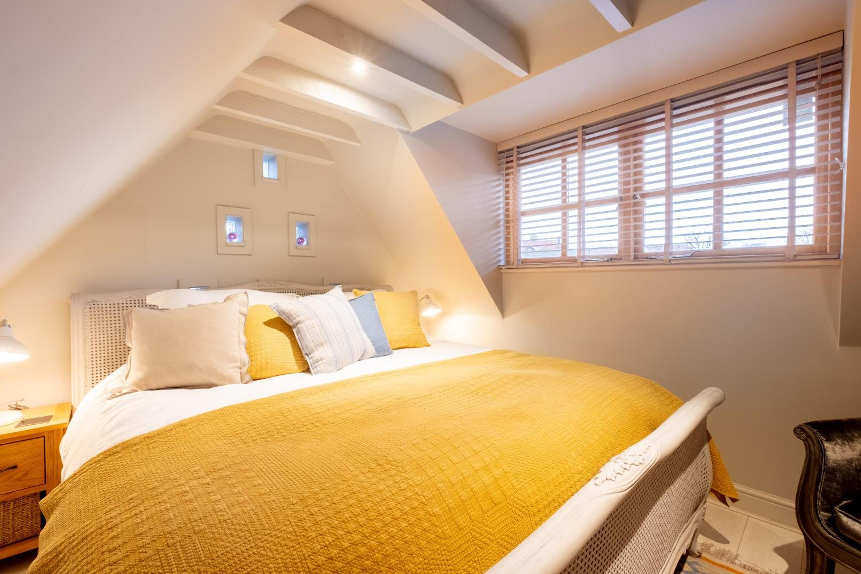 Two-Bedroom House - Photo 9