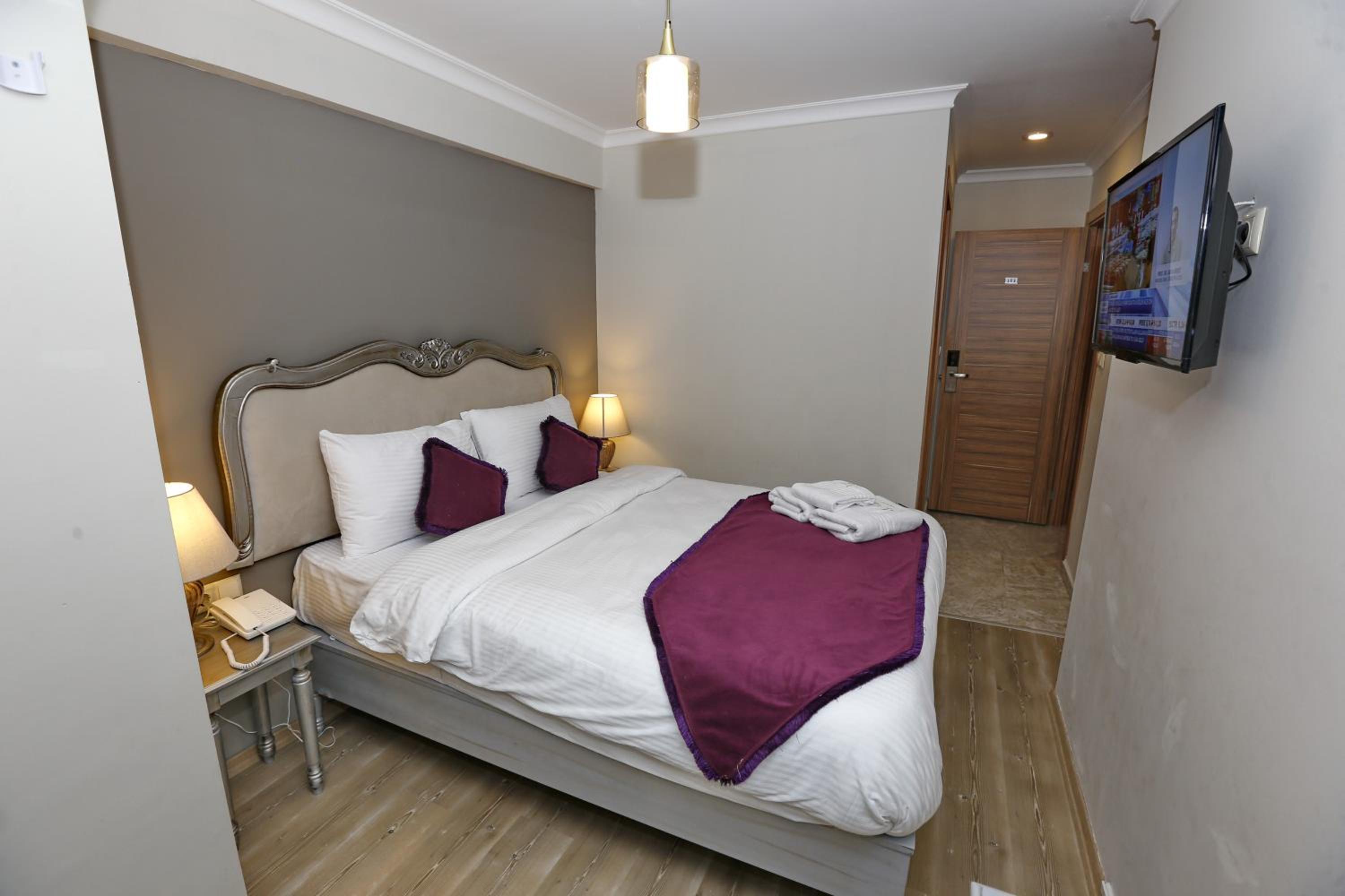 Economy Double Room photo 2