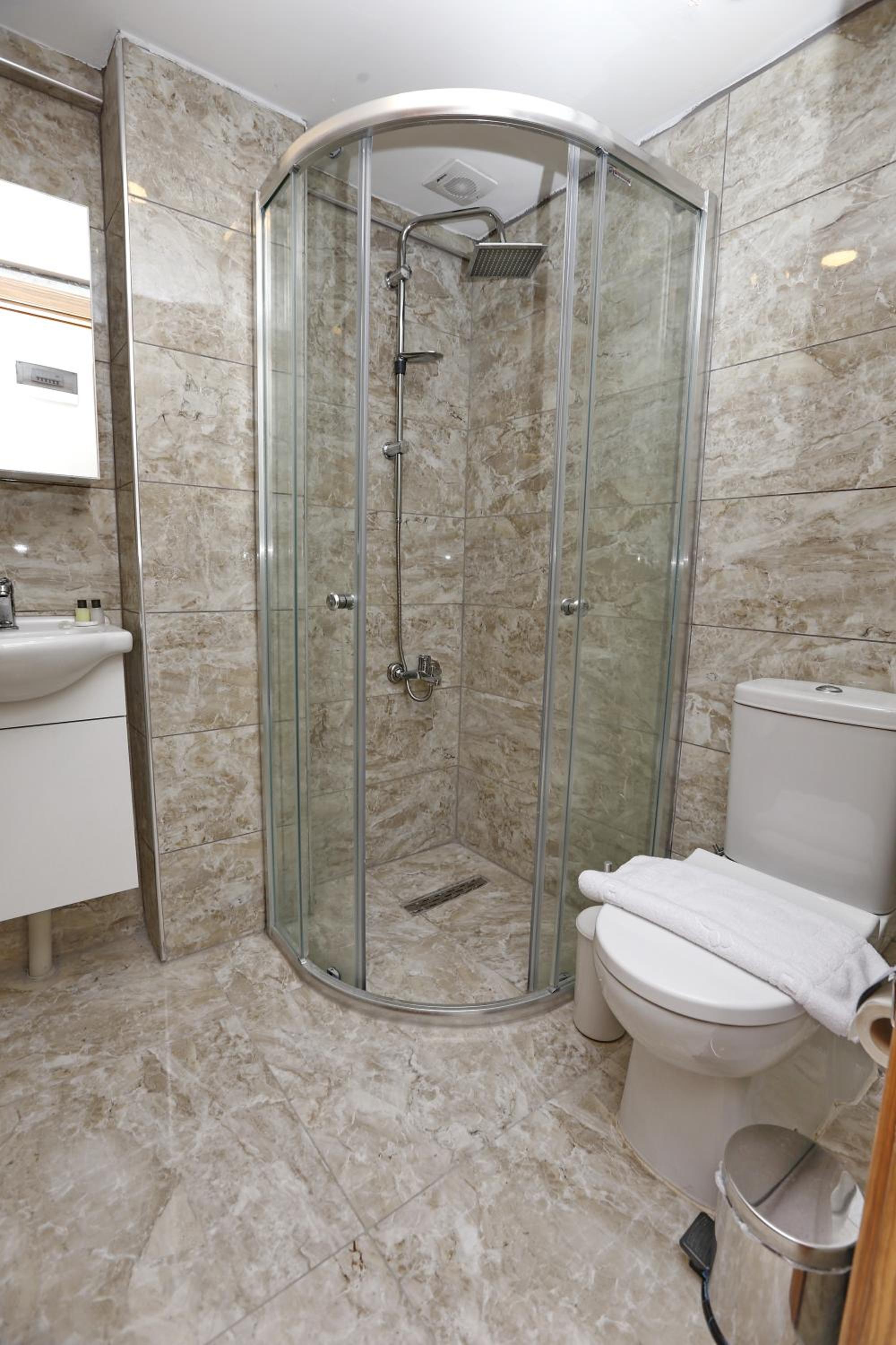 Budget Double Room photo 2