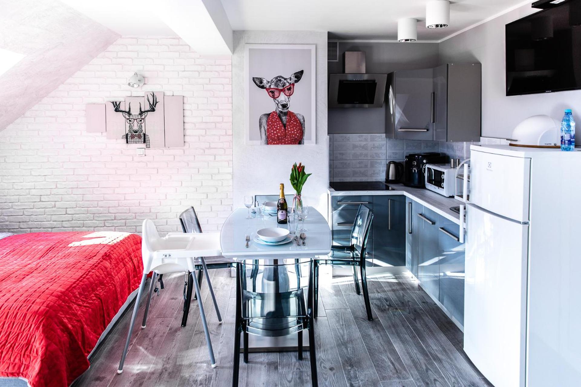 One-Bedroom Apartment - Photo 6