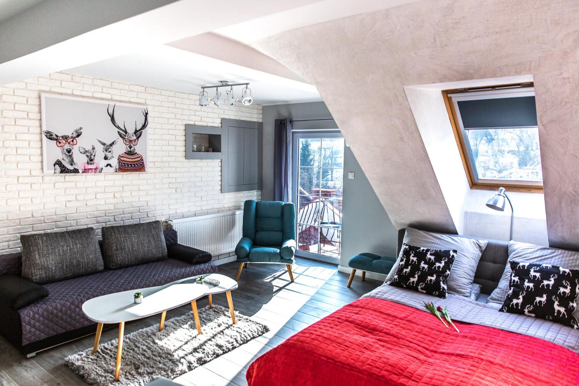 One-Bedroom Apartment - Photo 11