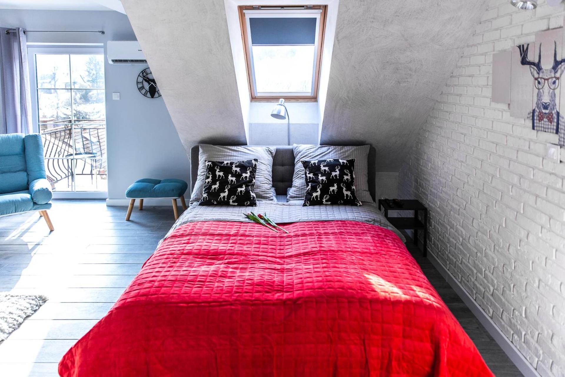 One-Bedroom Apartment - Photo 12