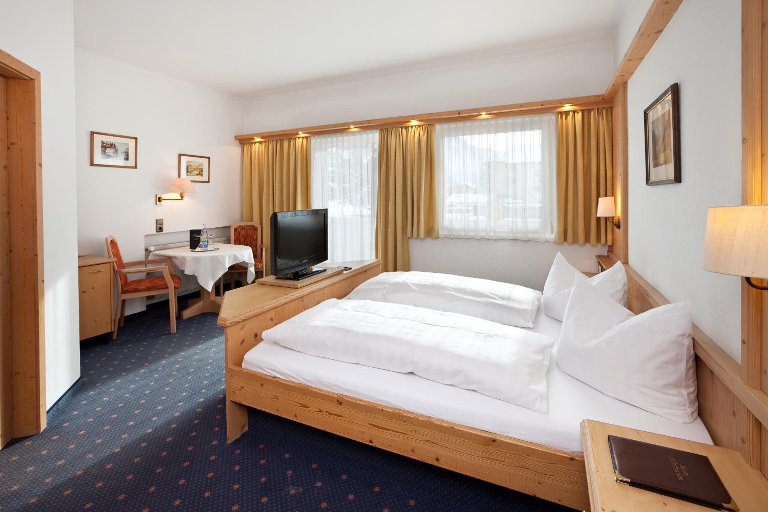 Large Double Room photo 1