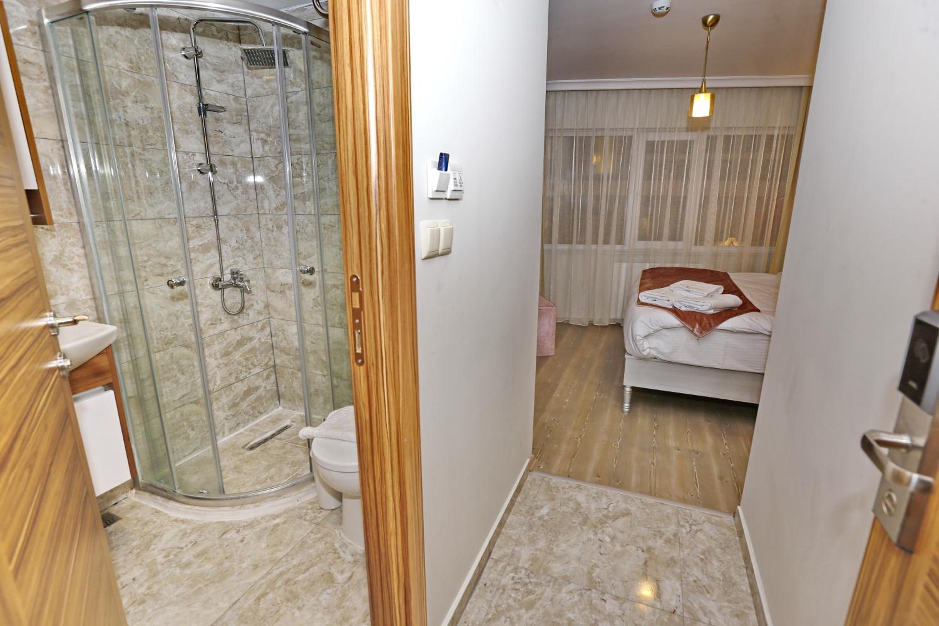 Superior King Room photo 2