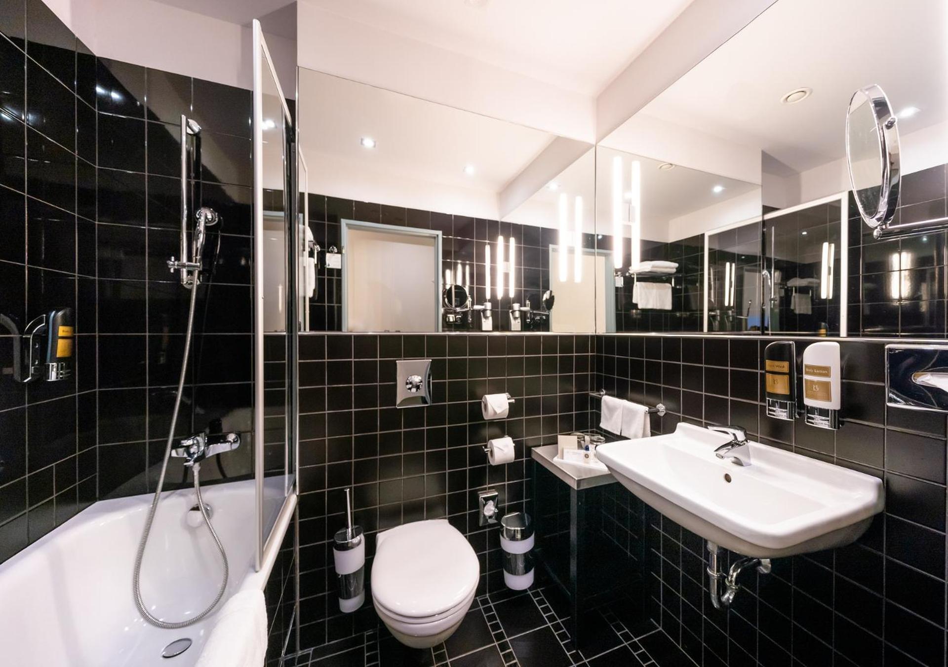 Classic Double or Twin Room - Photo 9
