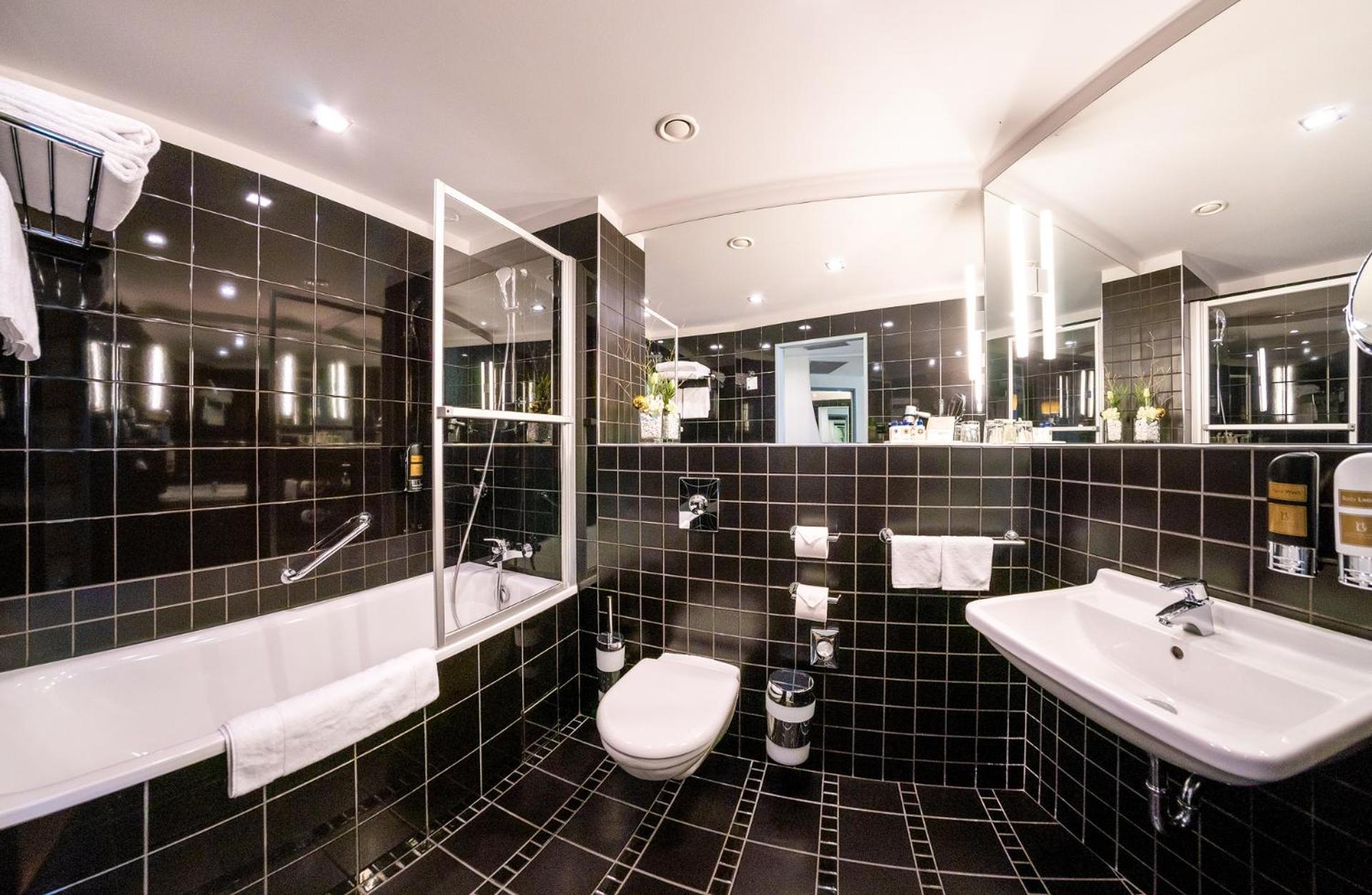 Classic Double or Twin Room - Photo 8