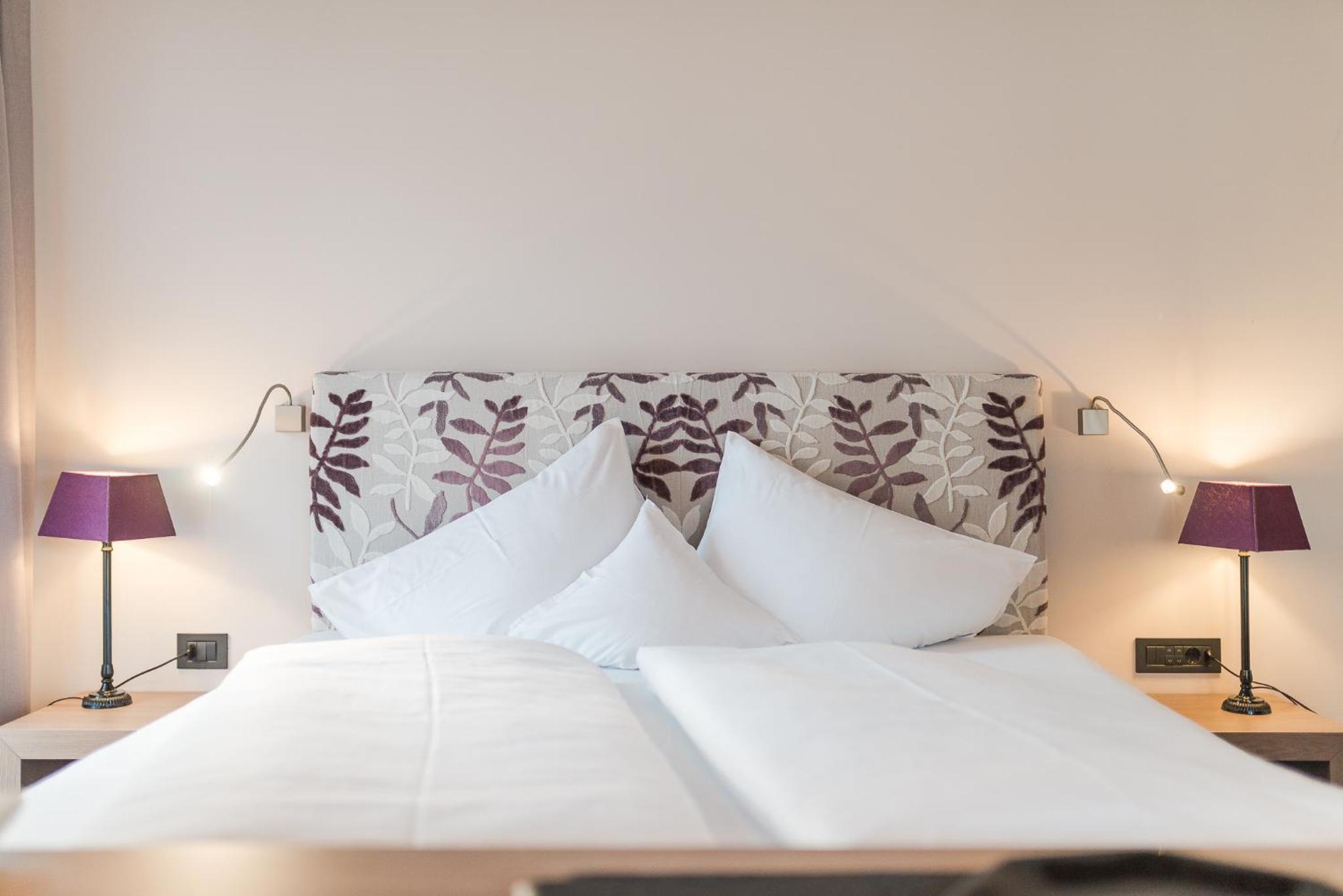 Double Room with Balcony - Photo 6