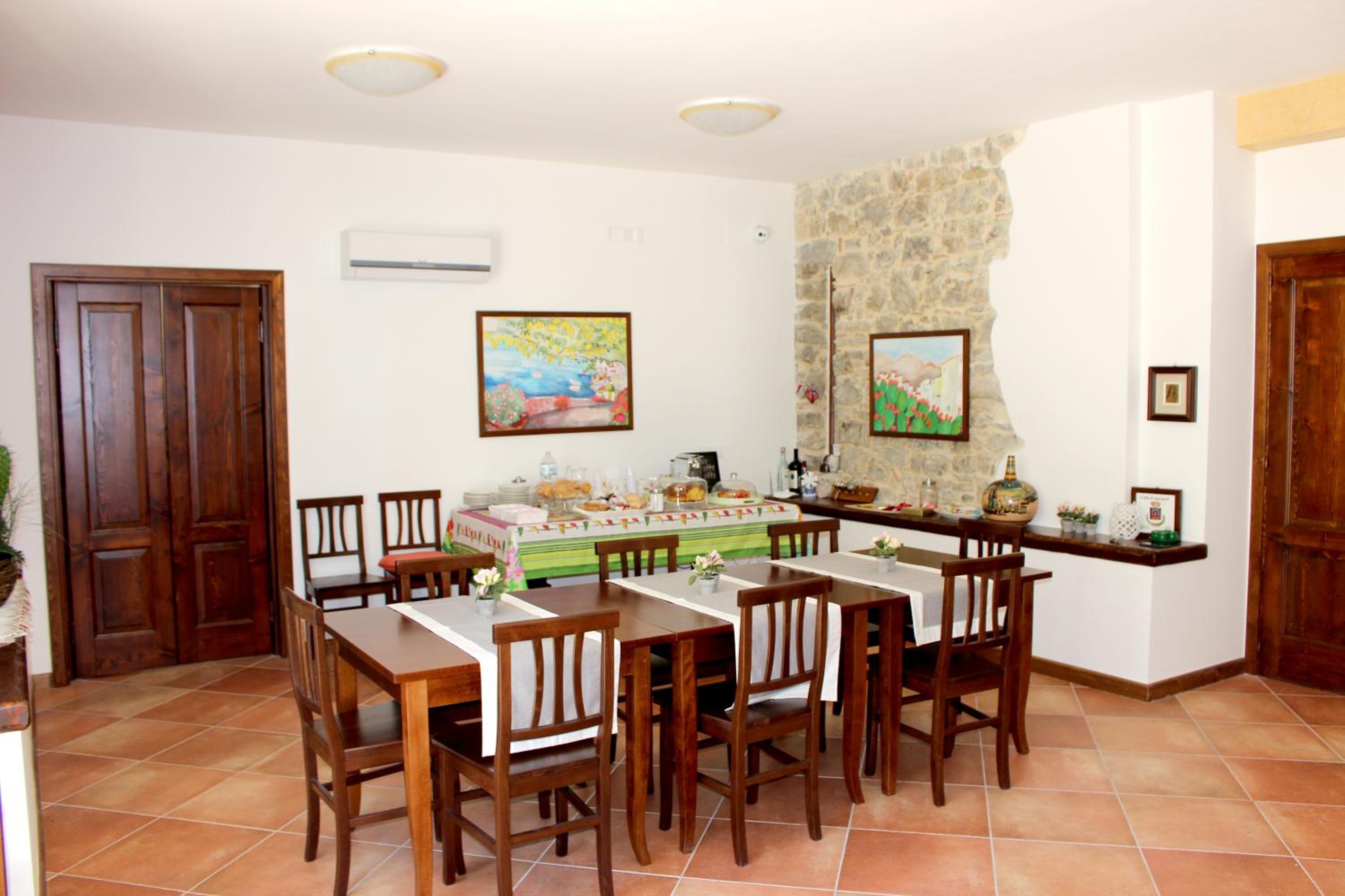 Villa photo 3