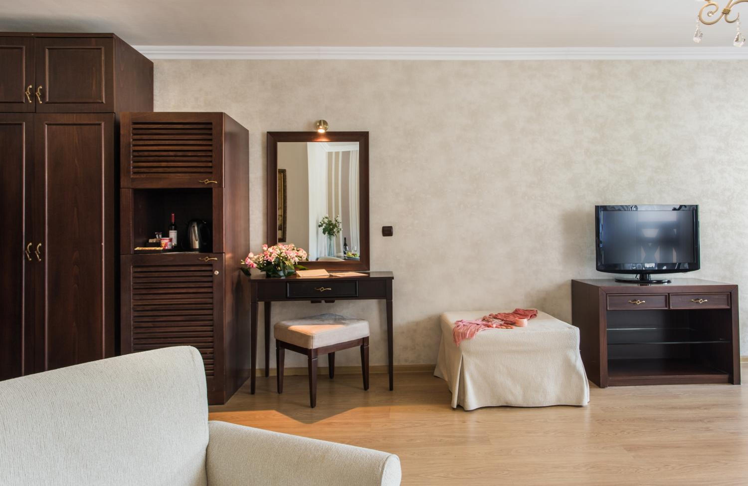 Deluxe Room Mountain View