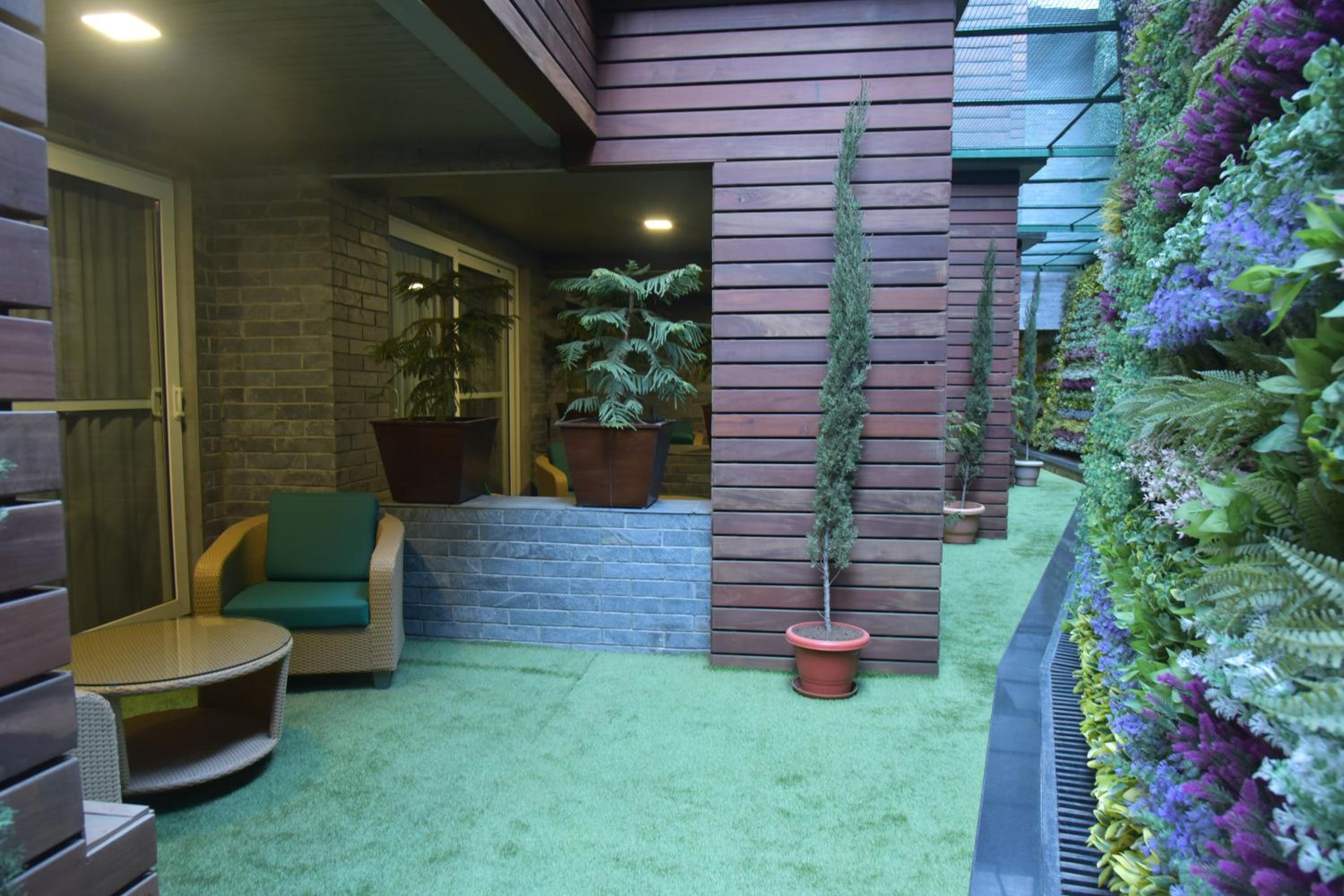 Superior Garden - Photo 2