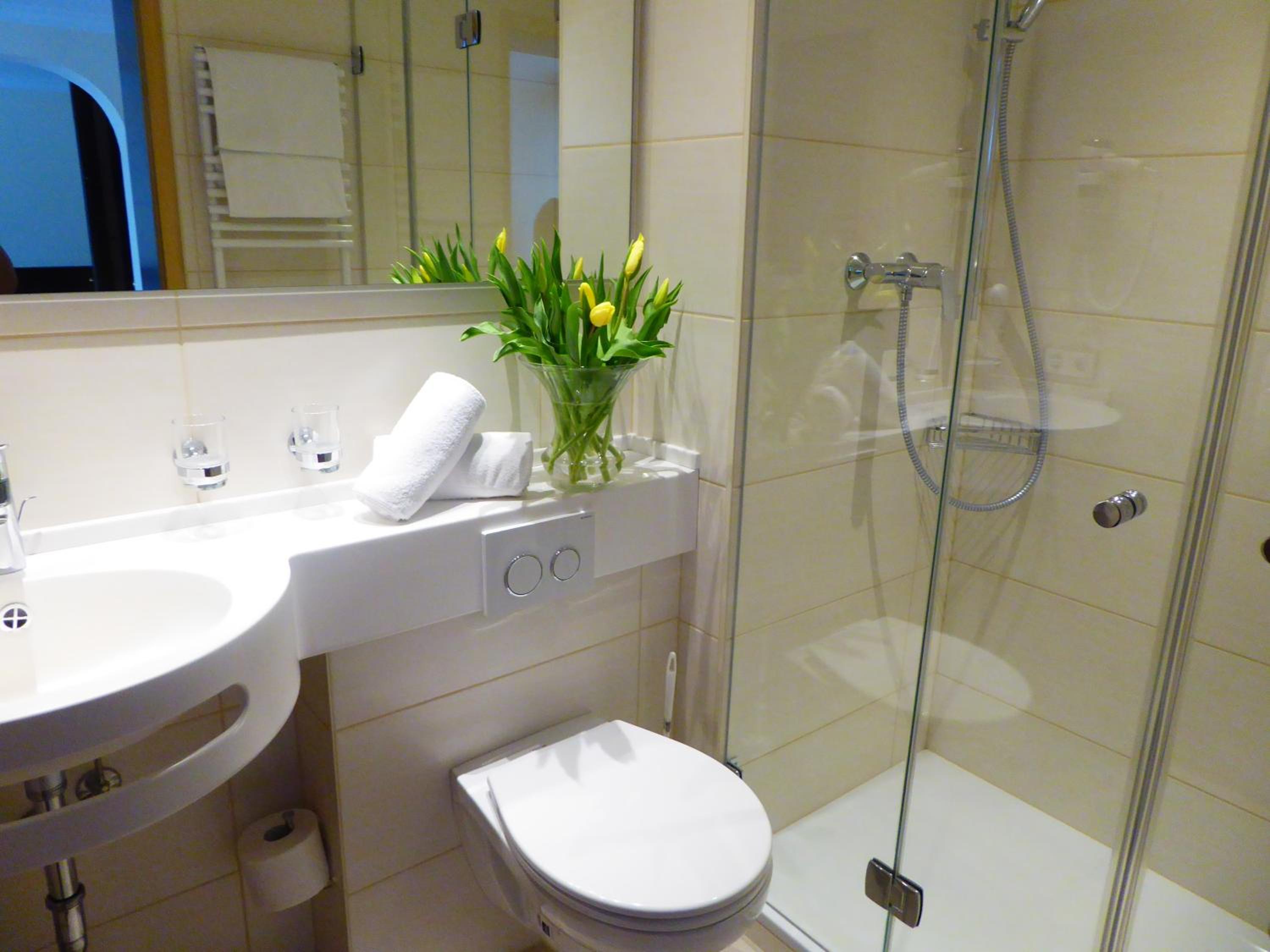 Deluxe Double Room with Balcony - Photo 6