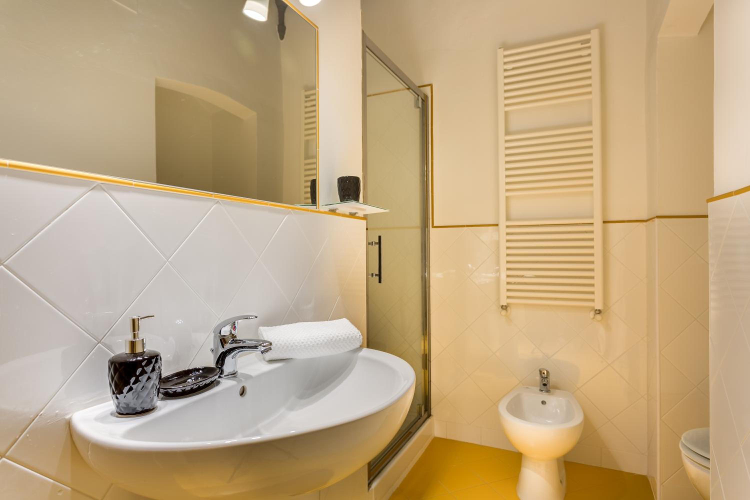 Double Room with Private External Bathroom photo 3