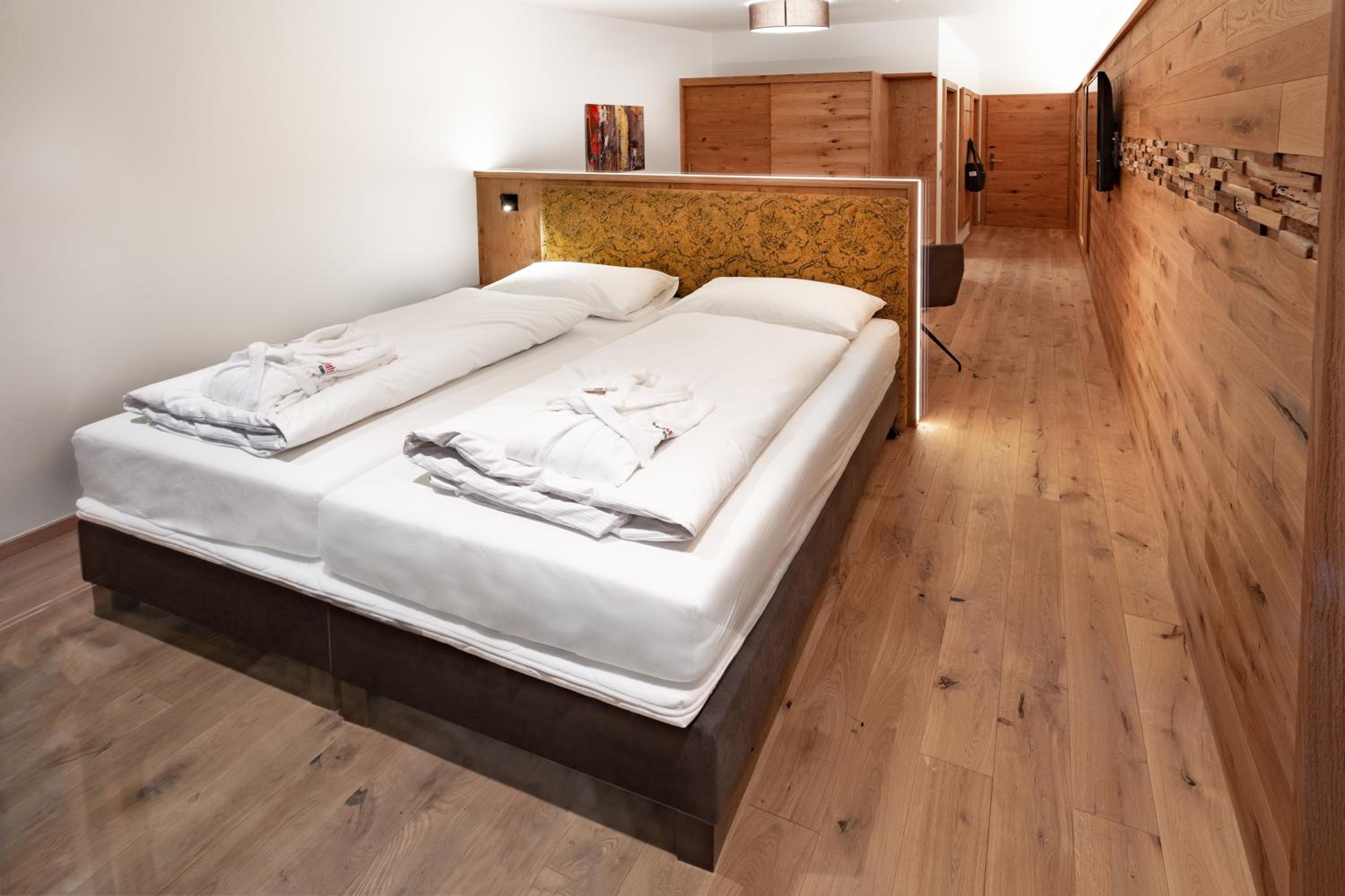 Comfort Double Room with Extra Bed photo 2