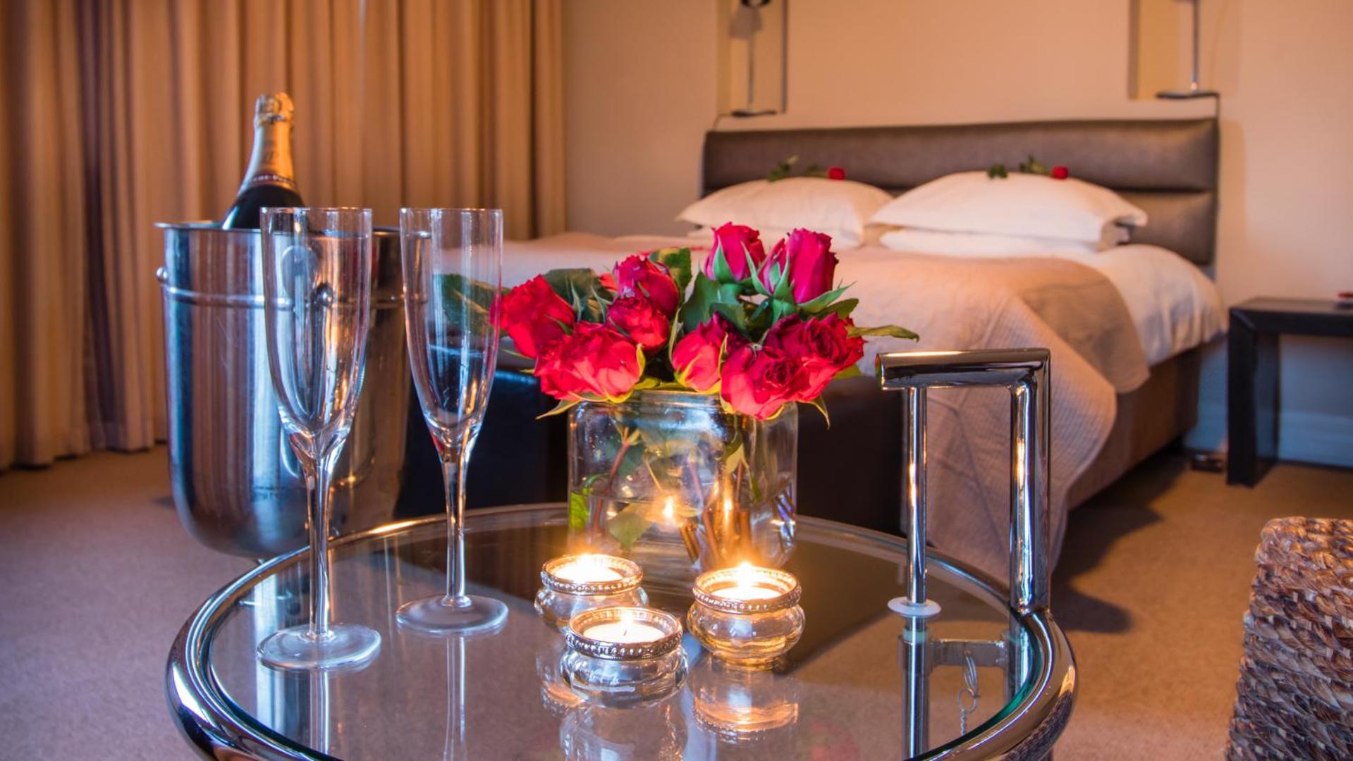 Executive Suite - Photo 14