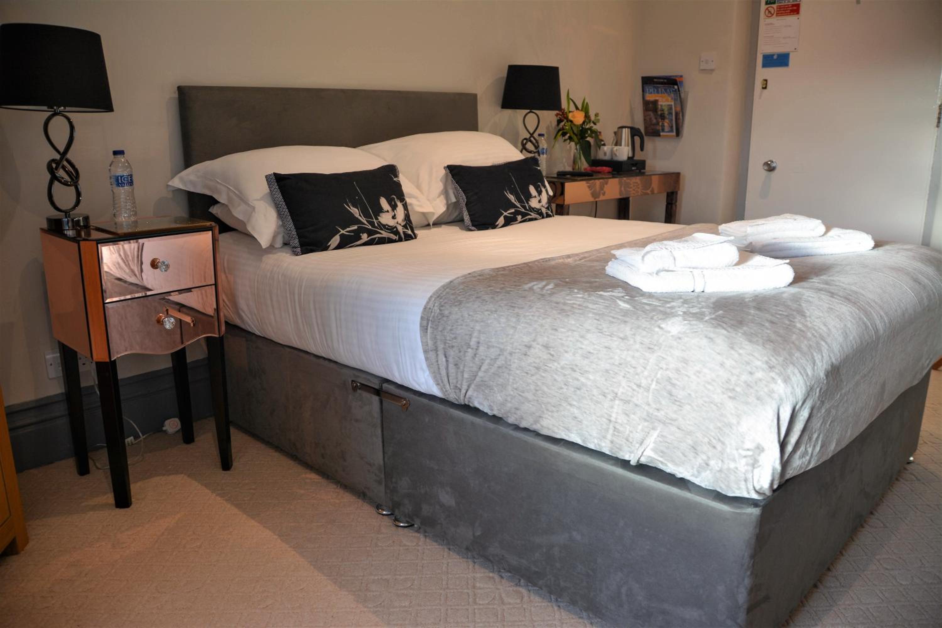 Family Room with Private Bathroom - Photo 1