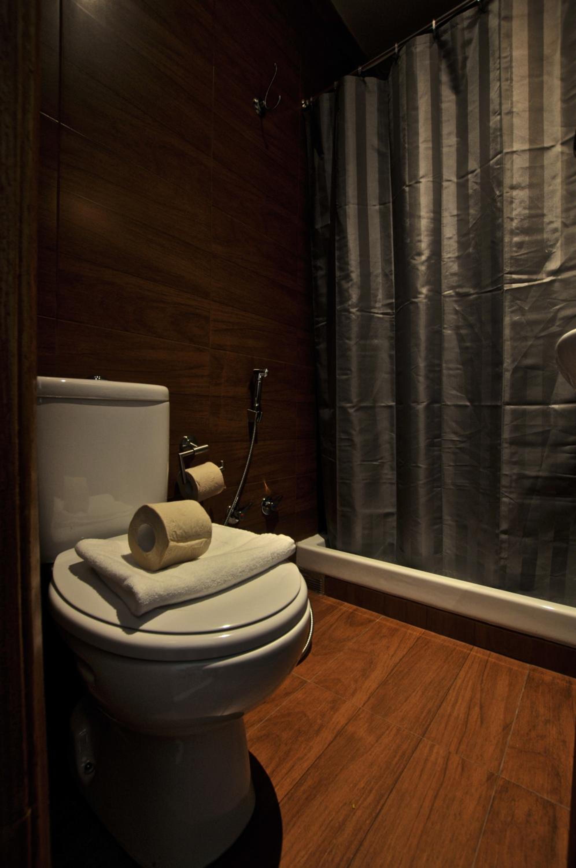 Standard Double Room - Photo 11