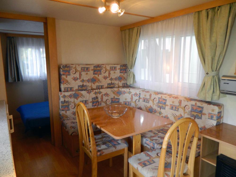 Mobile Home photo 3