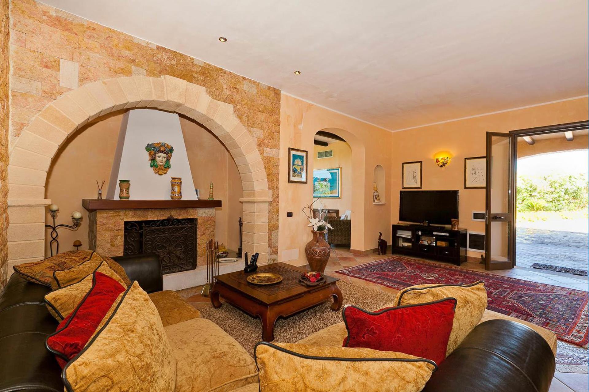 Four-Bedroom Villa photo 1
